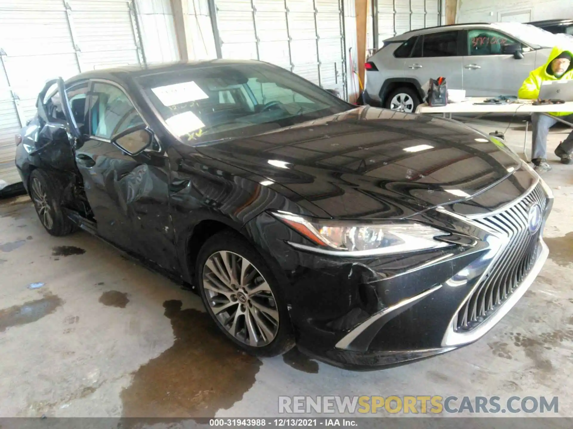 1 Photograph of a damaged car 58AD21B13LU006321 LEXUS ES 2020