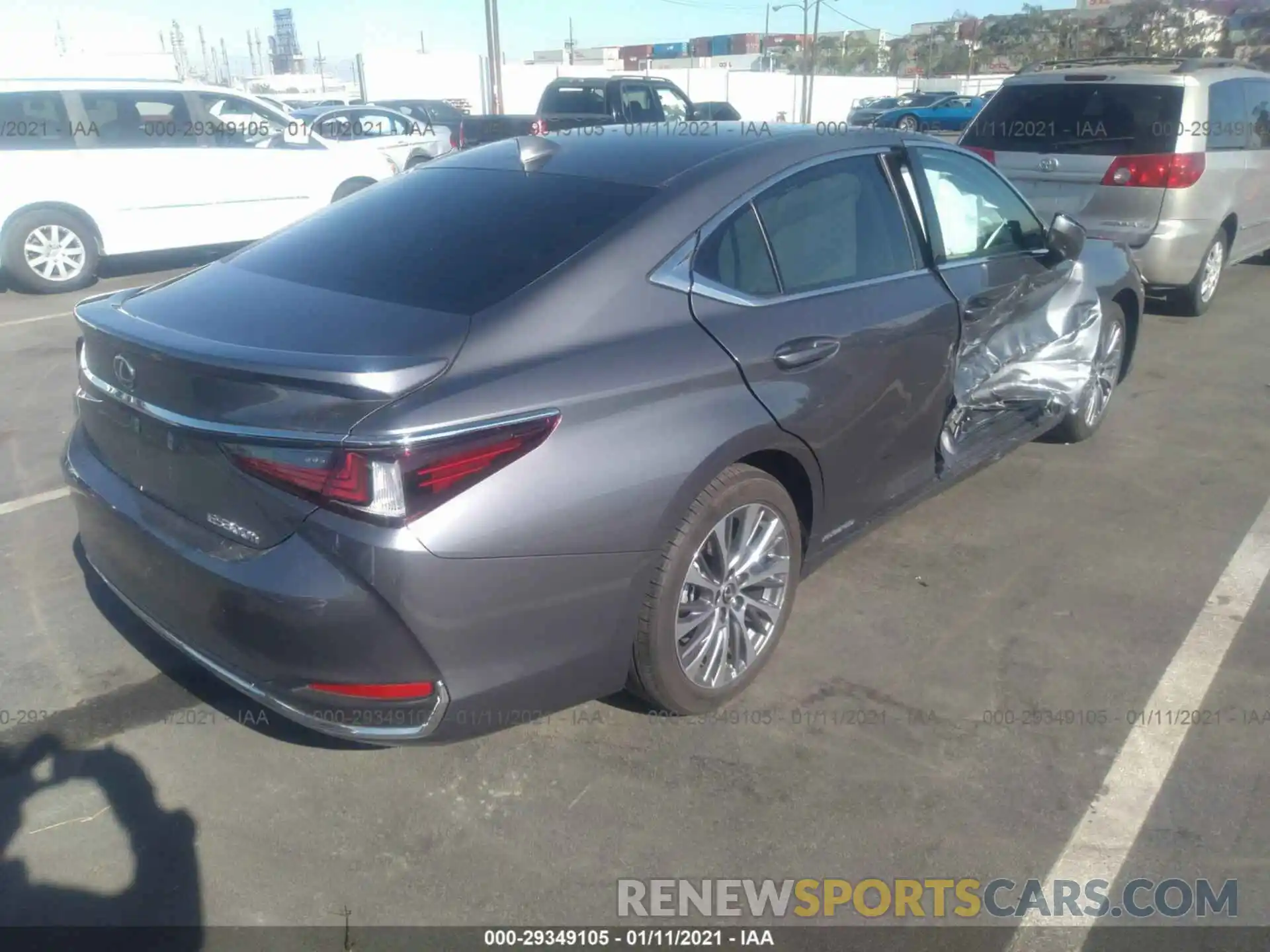 4 Photograph of a damaged car 58AD21B13LU008795 LEXUS ES 2020