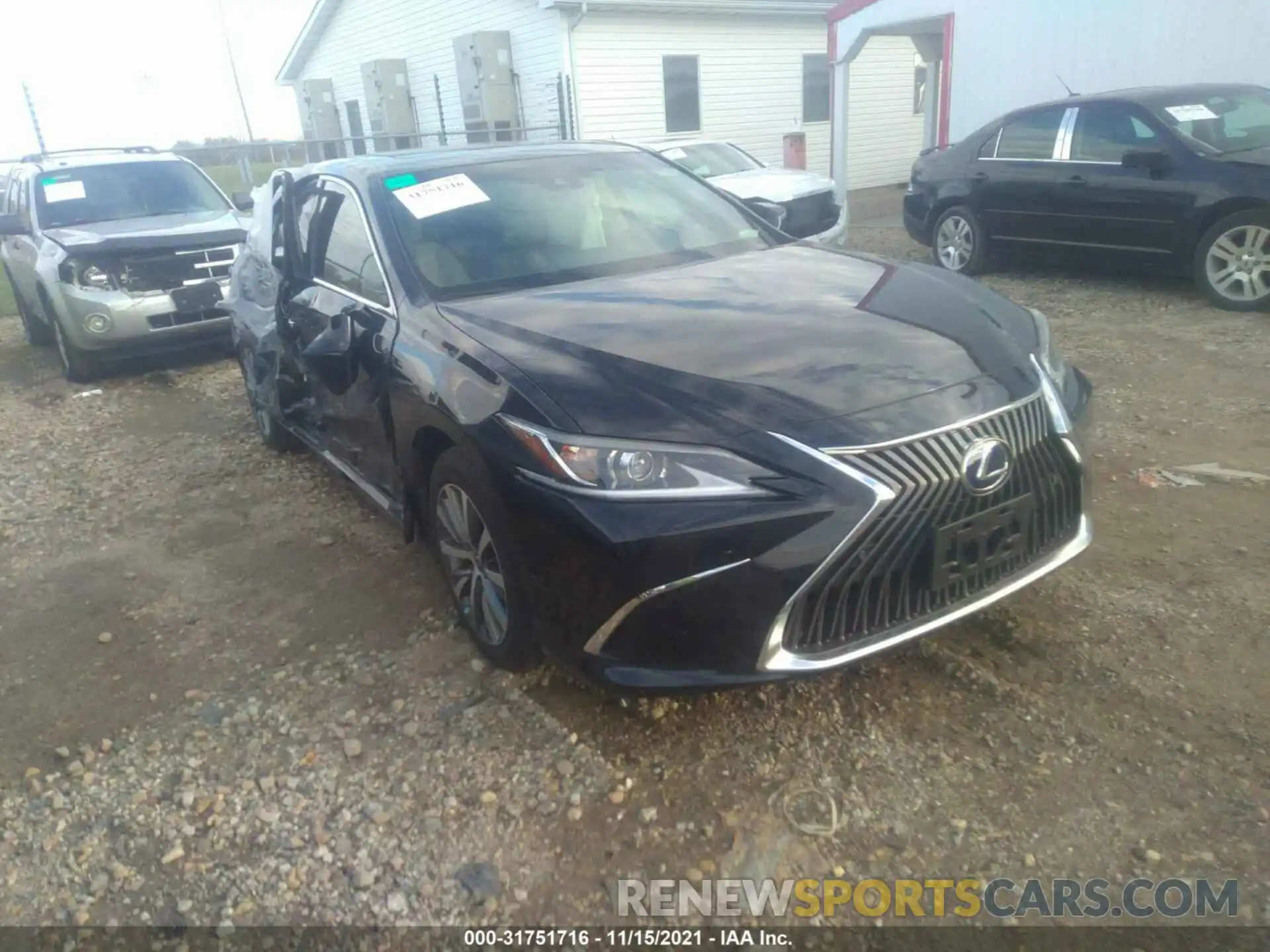 1 Photograph of a damaged car 58AD21B15LU012640 LEXUS ES 2020