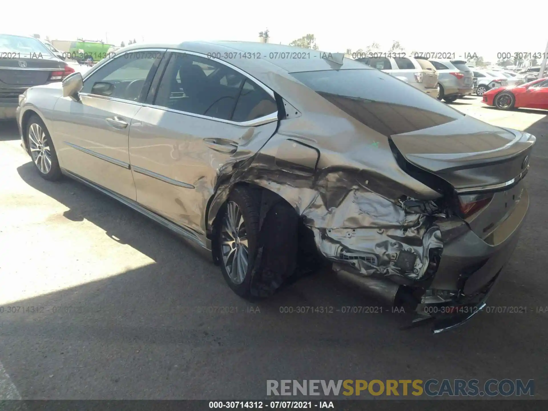 3 Photograph of a damaged car 58AD21B18LU009795 LEXUS ES 2020