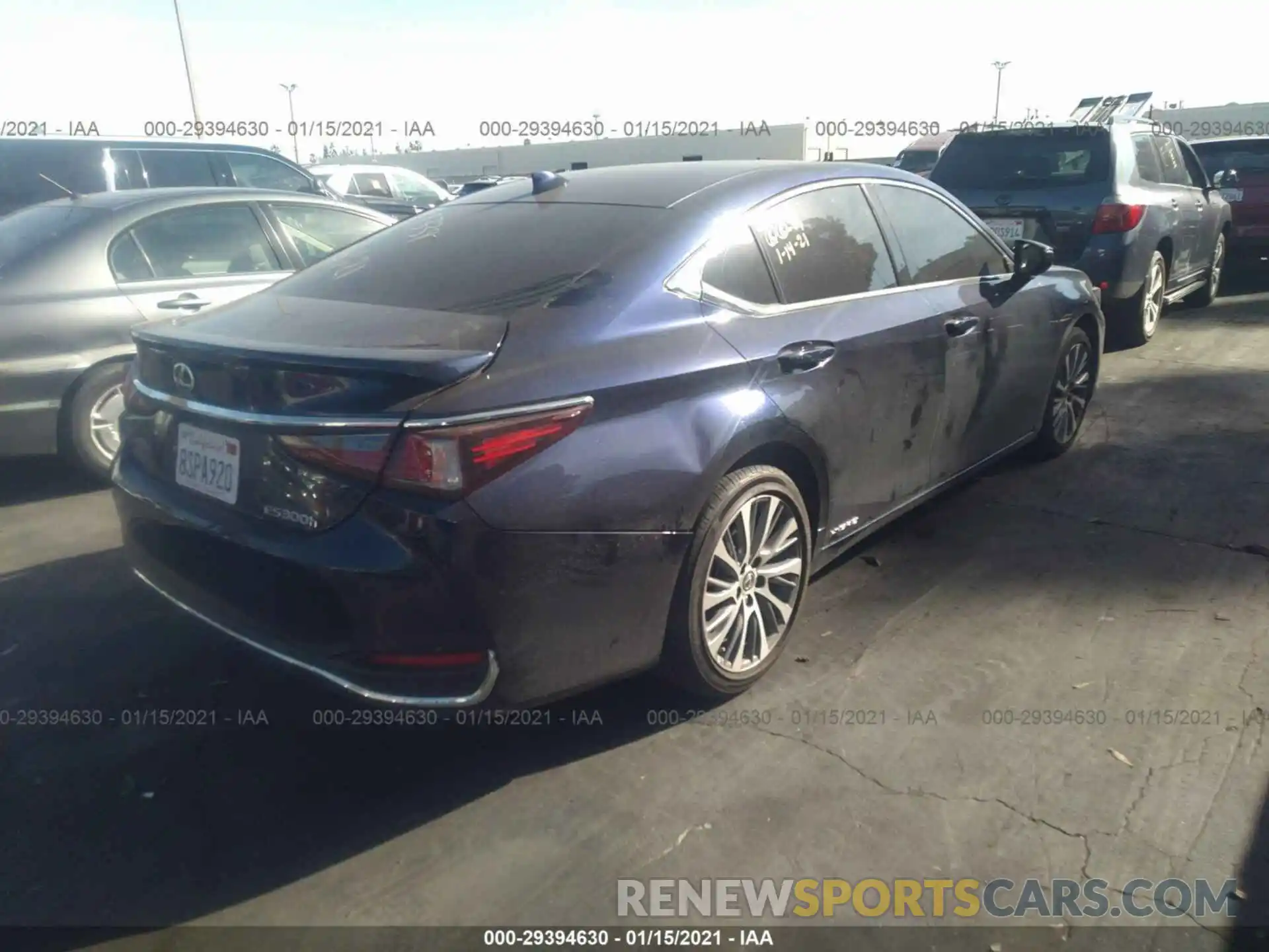 4 Photograph of a damaged car 58AD21B18LU012406 LEXUS ES 2020