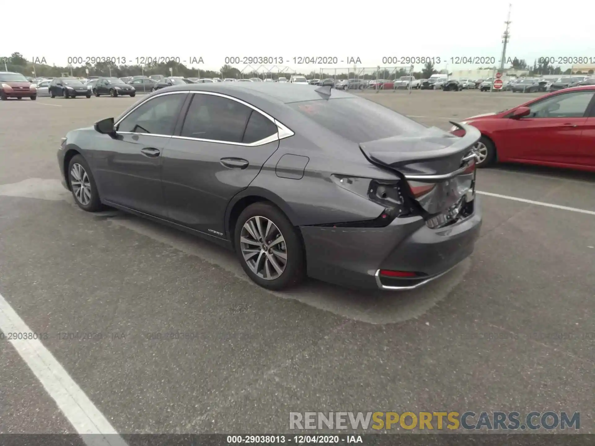 3 Photograph of a damaged car 58AD21B19LU010468 LEXUS ES 2020