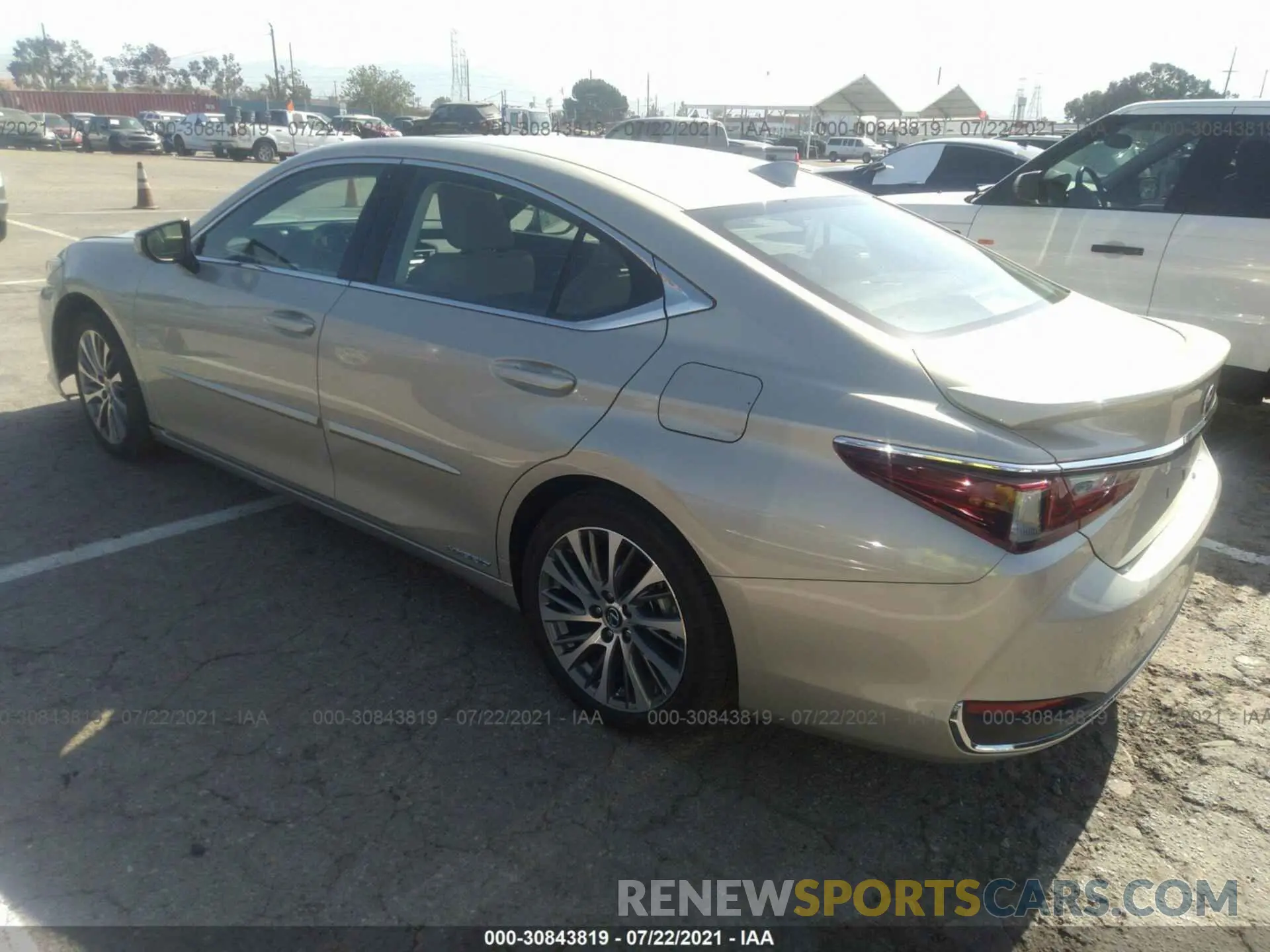3 Photograph of a damaged car 58AD21B19LU011748 LEXUS ES 2020