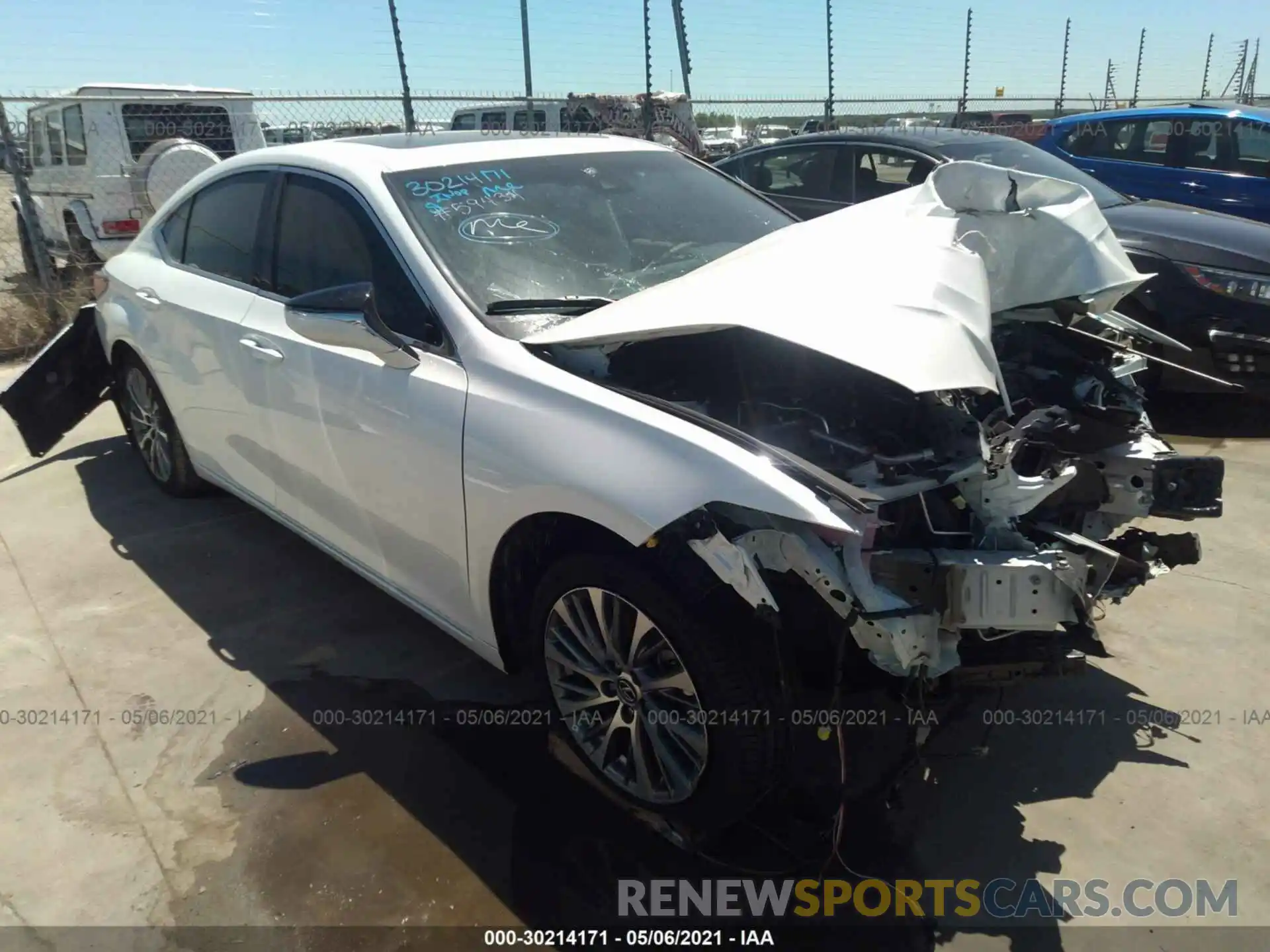 1 Photograph of a damaged car 58ADZ1B11LU059434 LEXUS ES 2020