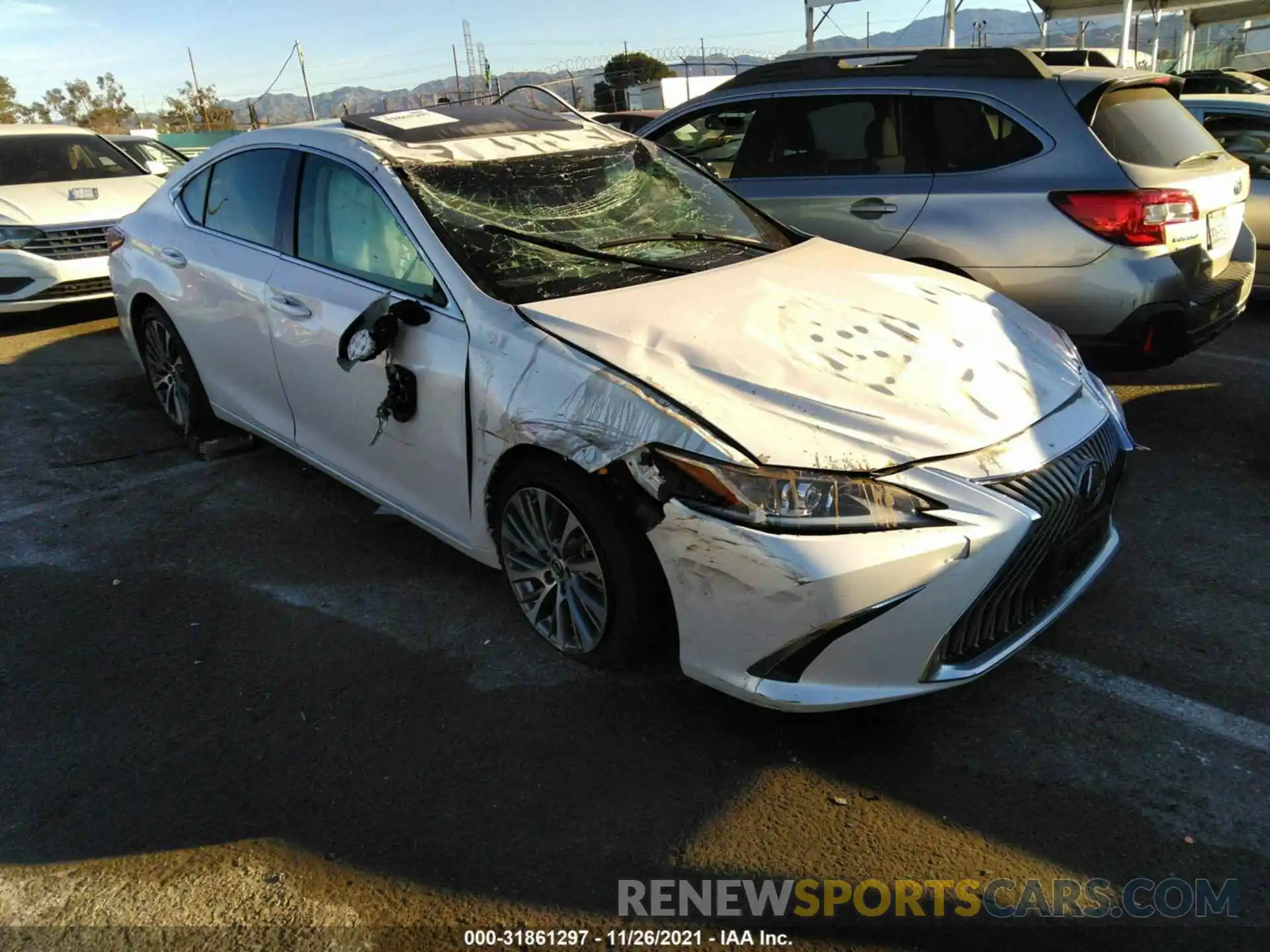 1 Photograph of a damaged car 58ADZ1B12LU070412 LEXUS ES 2020