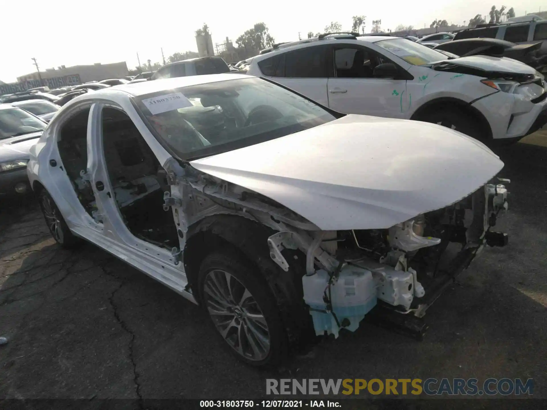 1 Photograph of a damaged car 58ADZ1B12LU076632 LEXUS ES 2020