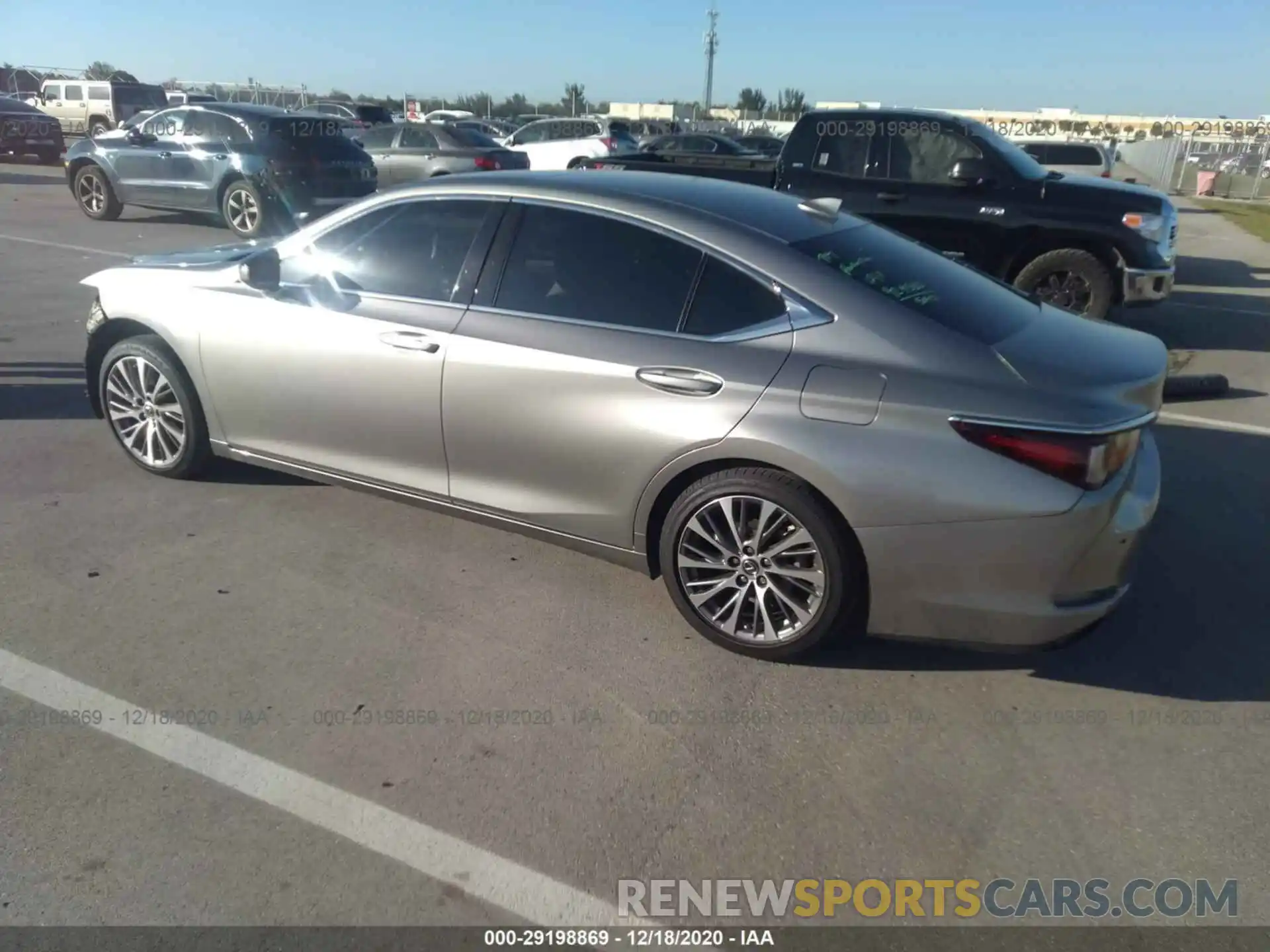 3 Photograph of a damaged car 58ADZ1B12LU077795 LEXUS ES 2020