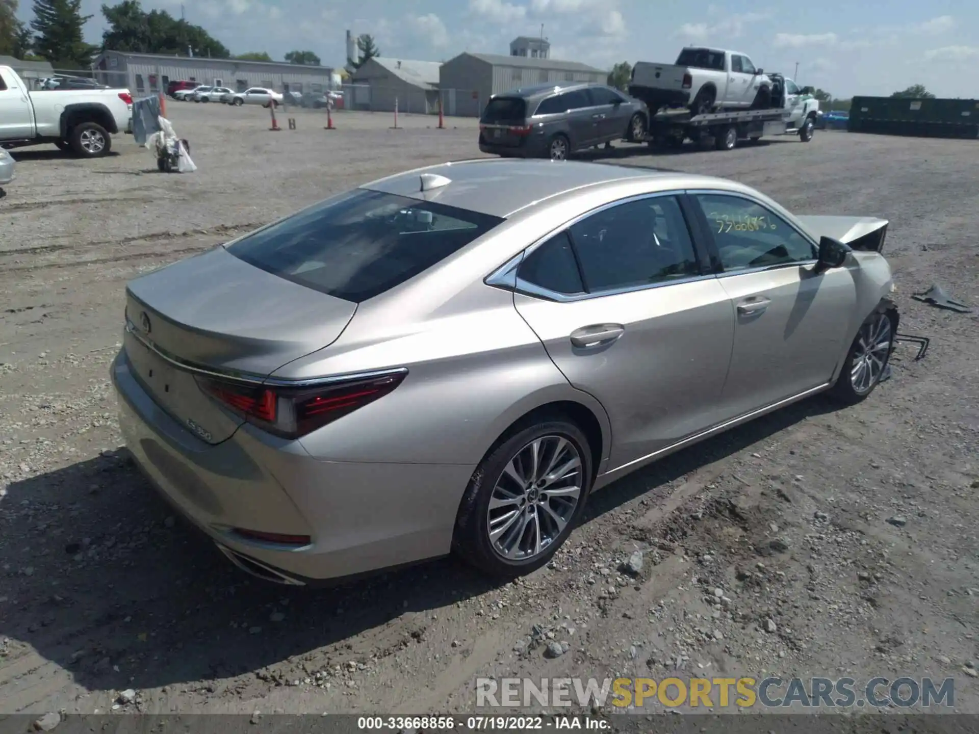 4 Photograph of a damaged car 58ADZ1B13LU055532 LEXUS ES 2020