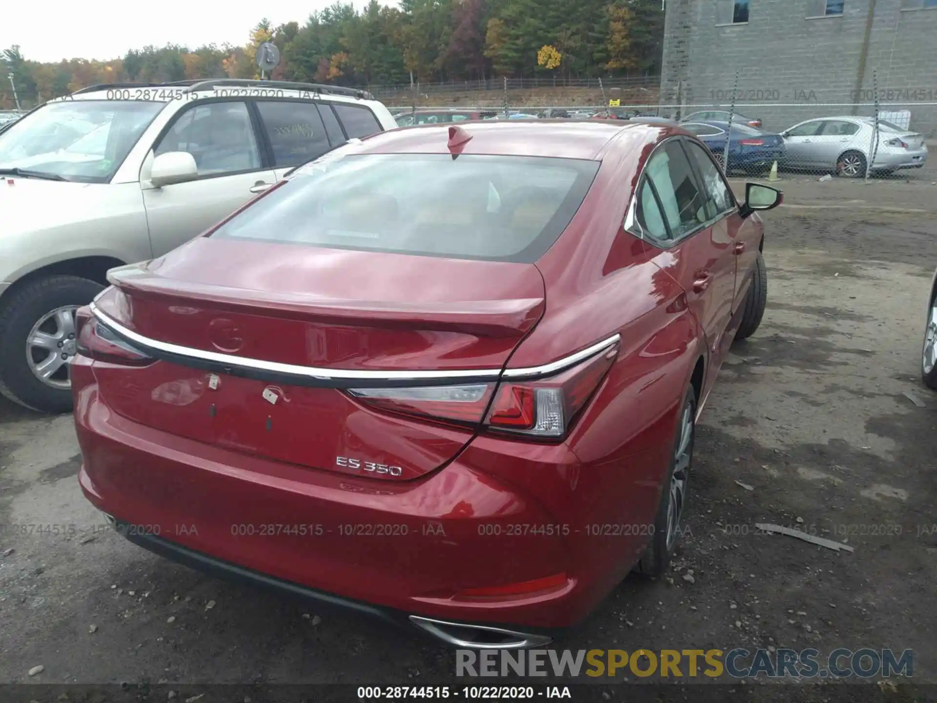 4 Photograph of a damaged car 58ADZ1B13LU058978 LEXUS ES 2020