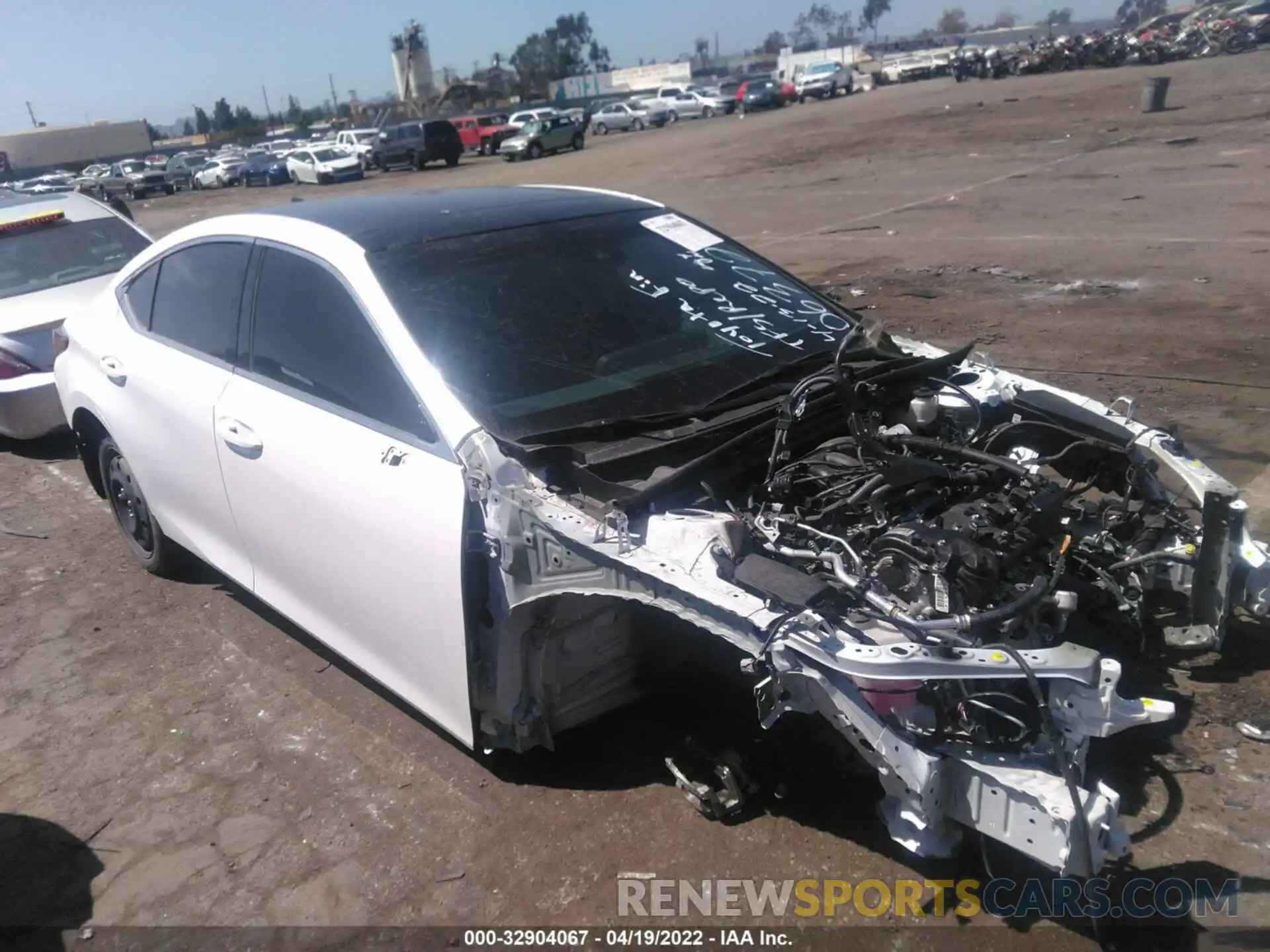 1 Photograph of a damaged car 58ADZ1B13LU063727 LEXUS ES 2020