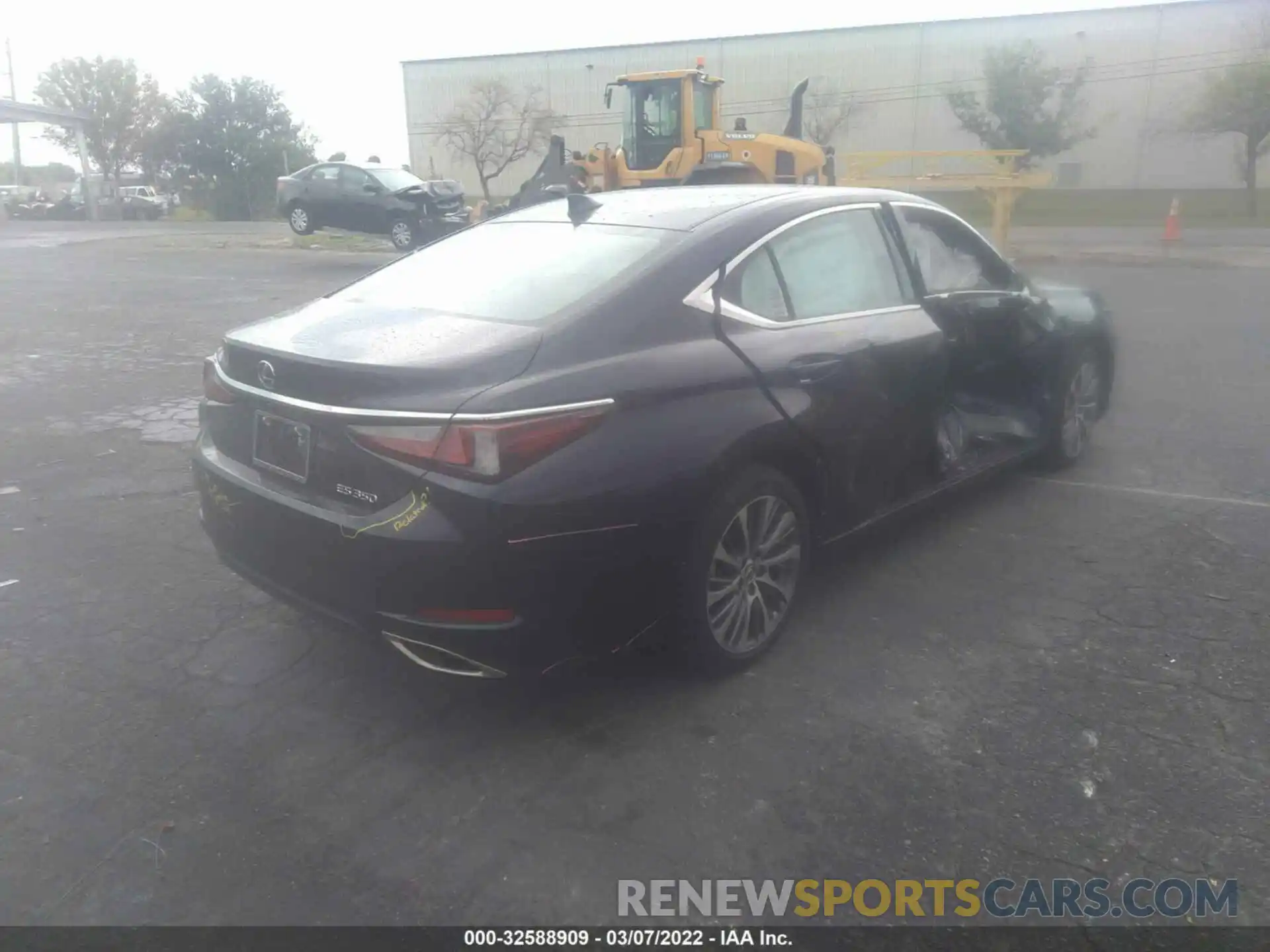 4 Photograph of a damaged car 58ADZ1B13LU071648 LEXUS ES 2020