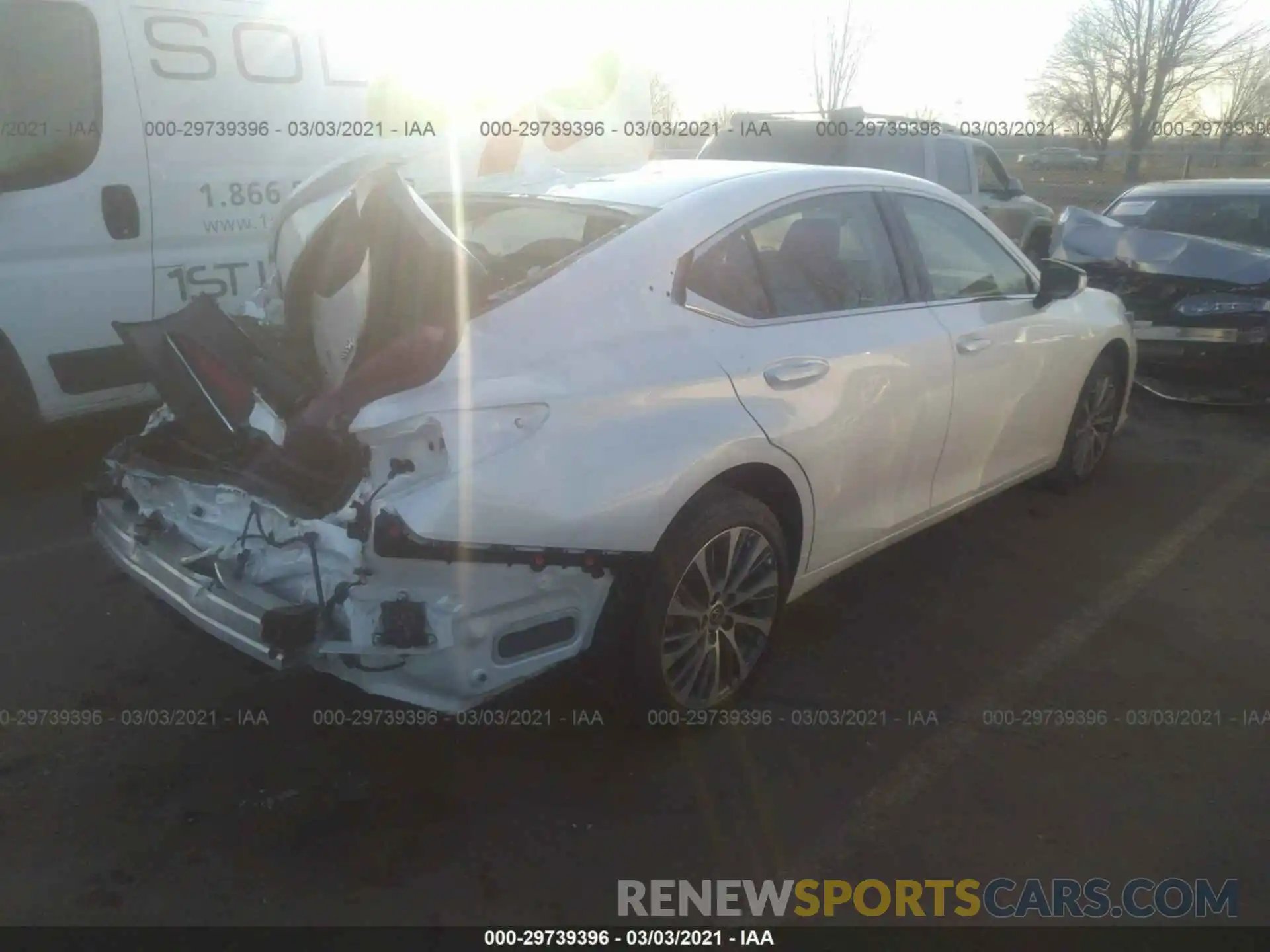 4 Photograph of a damaged car 58ADZ1B13LU076865 LEXUS ES 2020