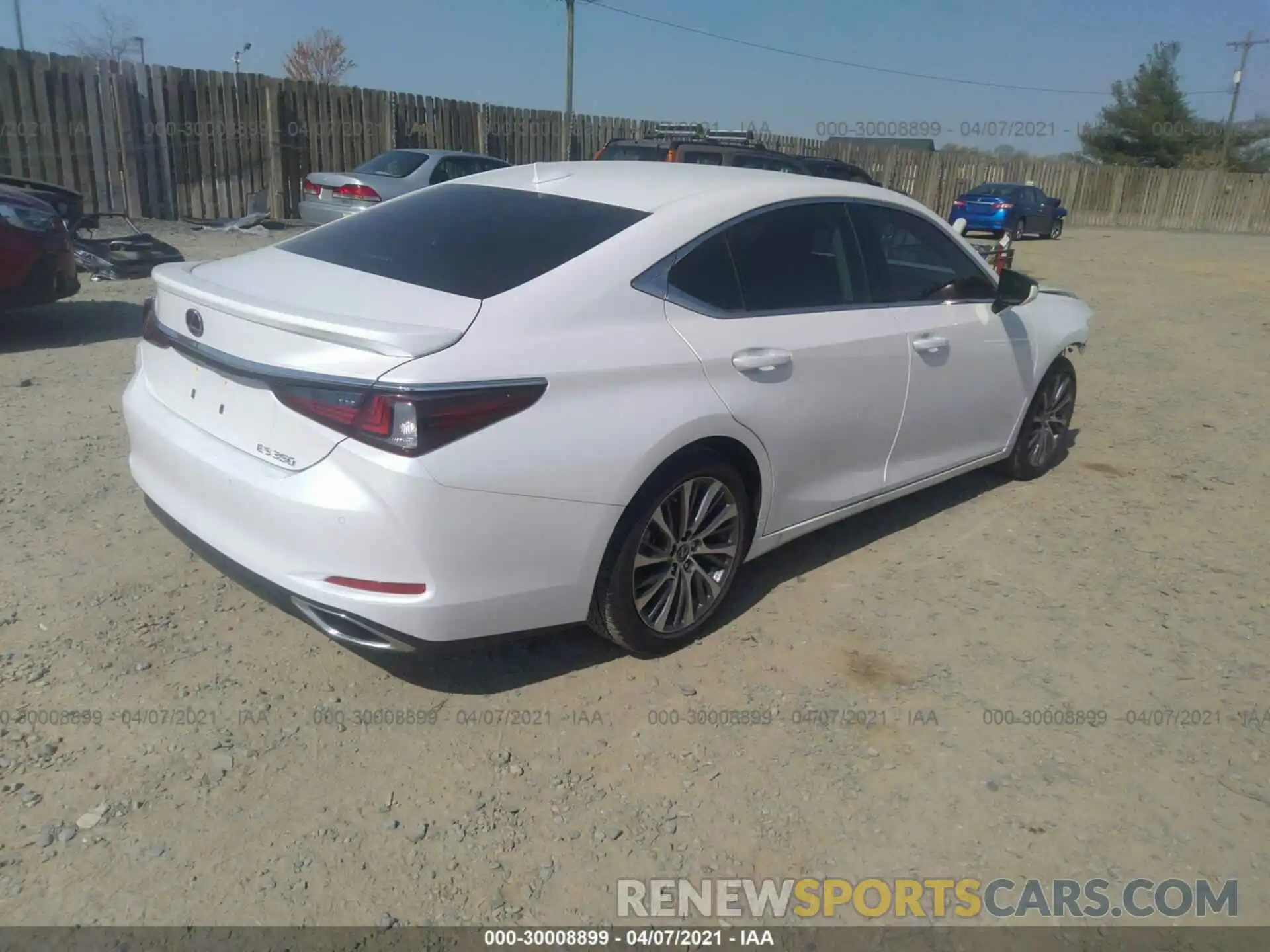 4 Photograph of a damaged car 58ADZ1B15LU064085 LEXUS ES 2020