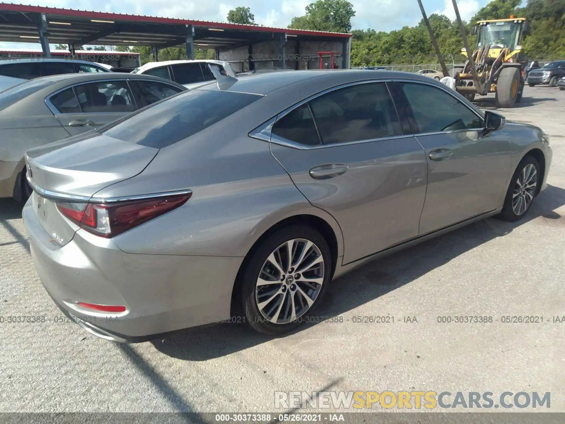 4 Photograph of a damaged car 58ADZ1B15LU071604 LEXUS ES 2020