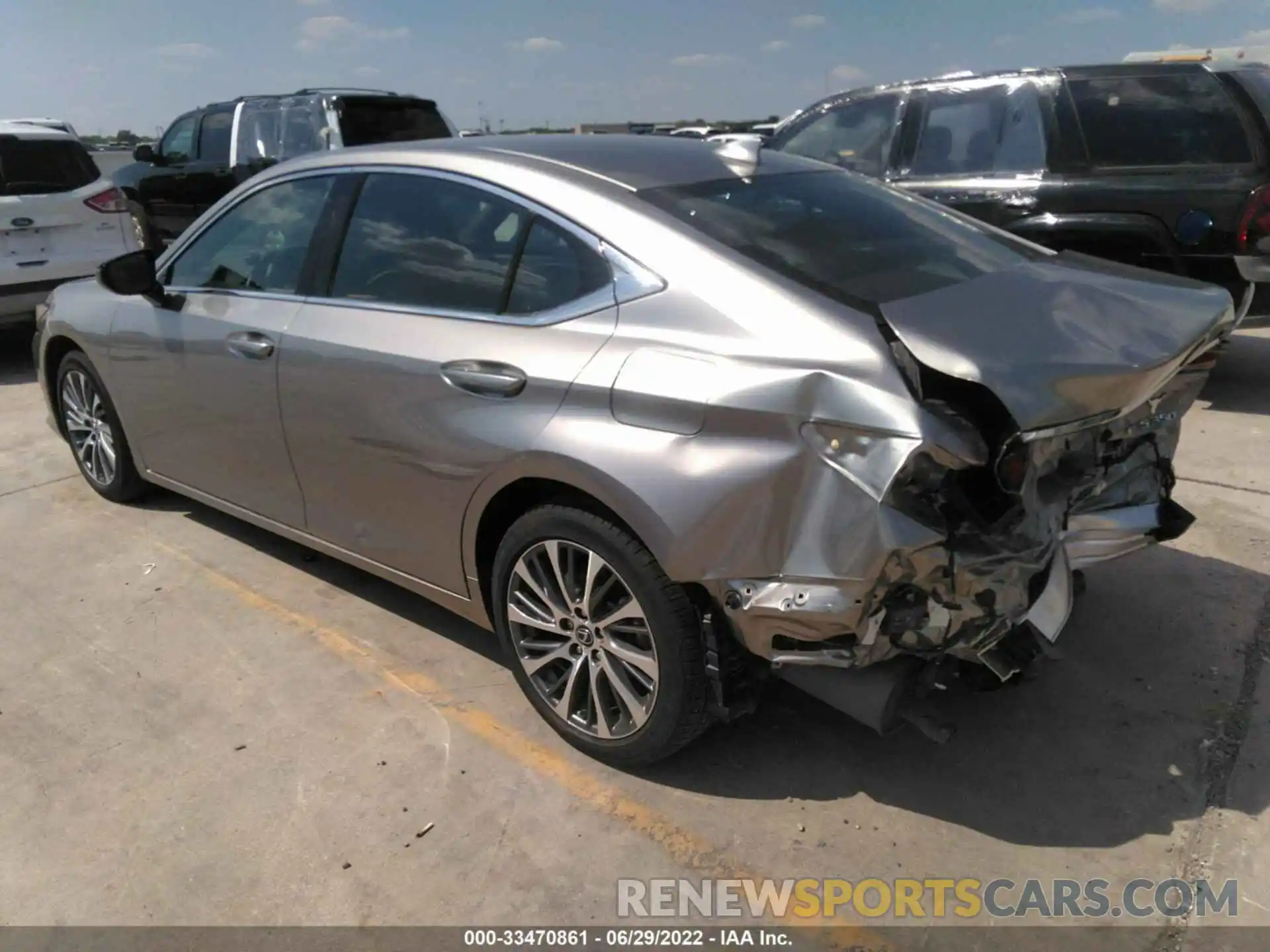 3 Photograph of a damaged car 58ADZ1B16LU060949 LEXUS ES 2020