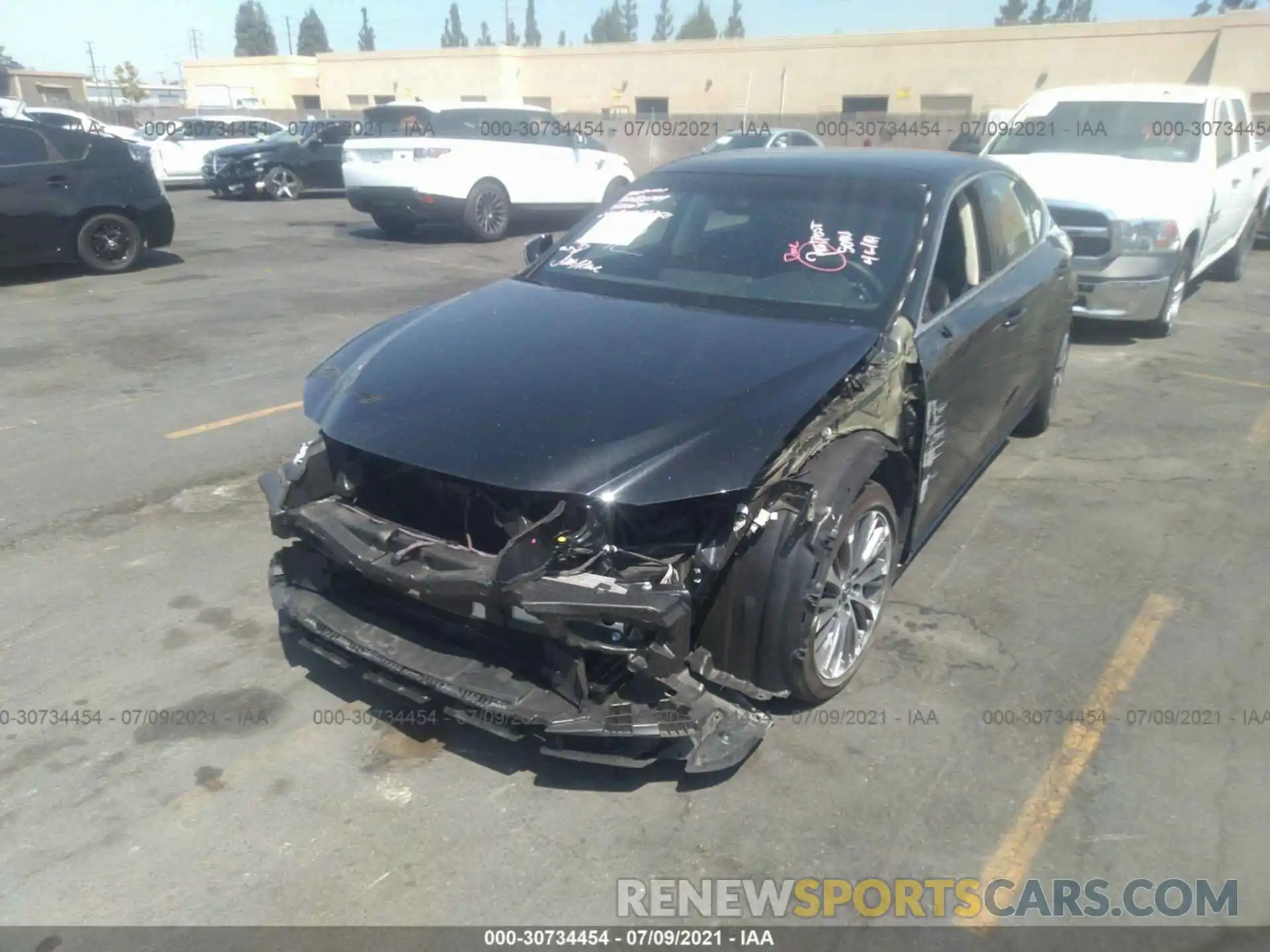 6 Photograph of a damaged car 58ADZ1B17LU060331 LEXUS ES 2020