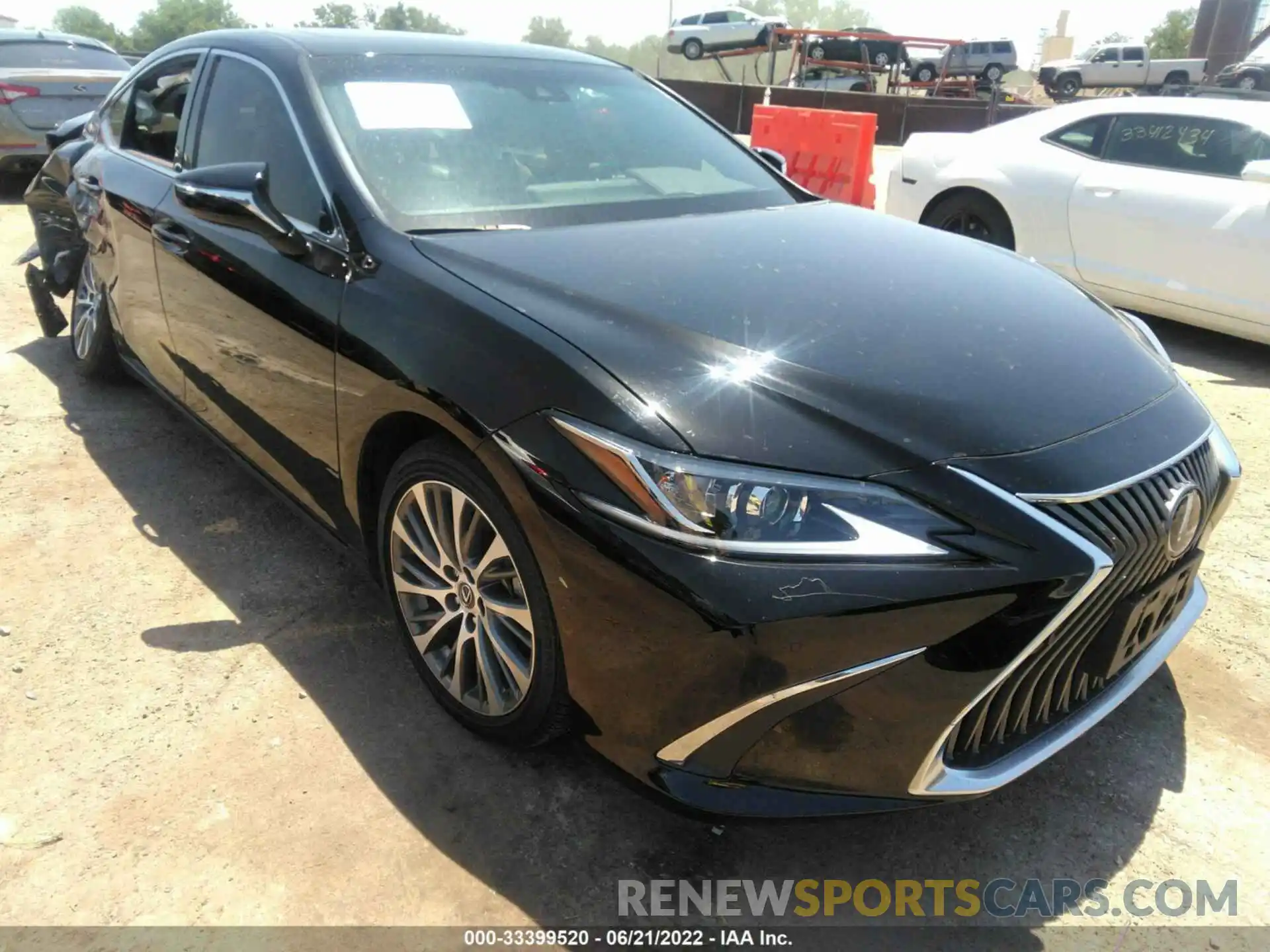 1 Photograph of a damaged car 58ADZ1B17LU082006 LEXUS ES 2020