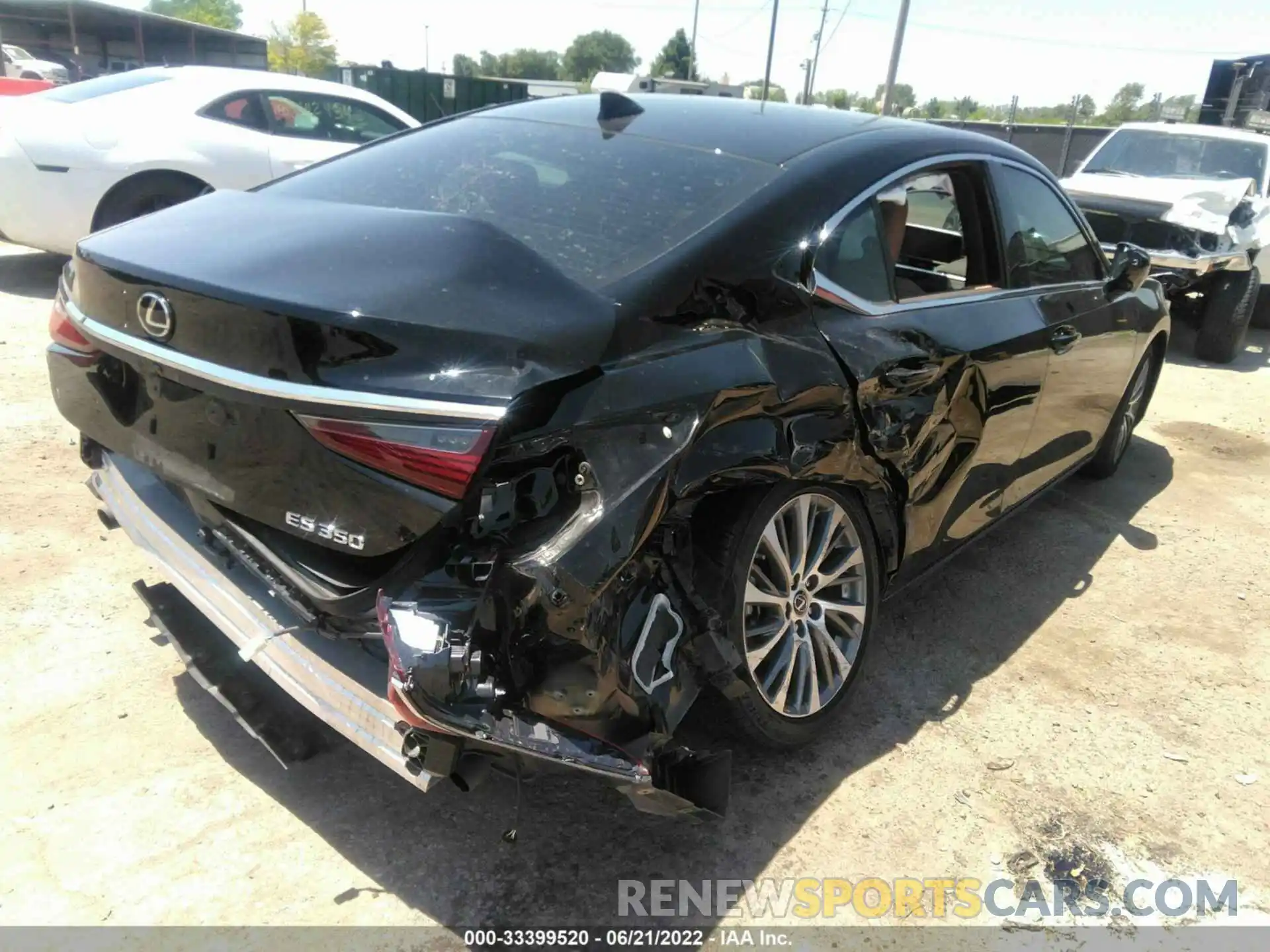 4 Photograph of a damaged car 58ADZ1B17LU082006 LEXUS ES 2020