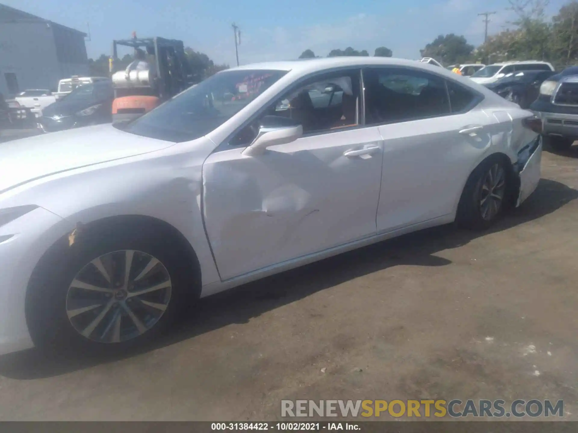 6 Photograph of a damaged car 58ADZ1B19LU055485 LEXUS ES 2020