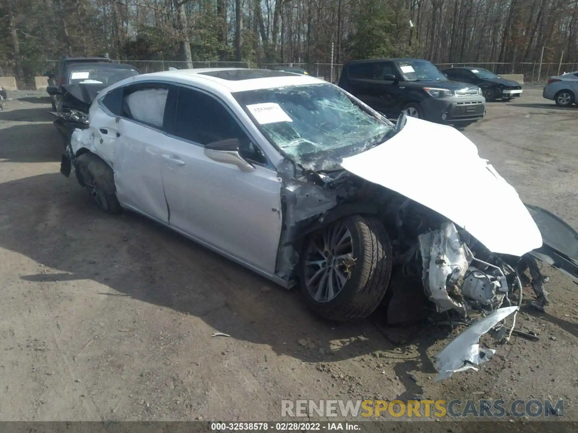 1 Photograph of a damaged car 58ADZ1B19LU081004 LEXUS ES 2020