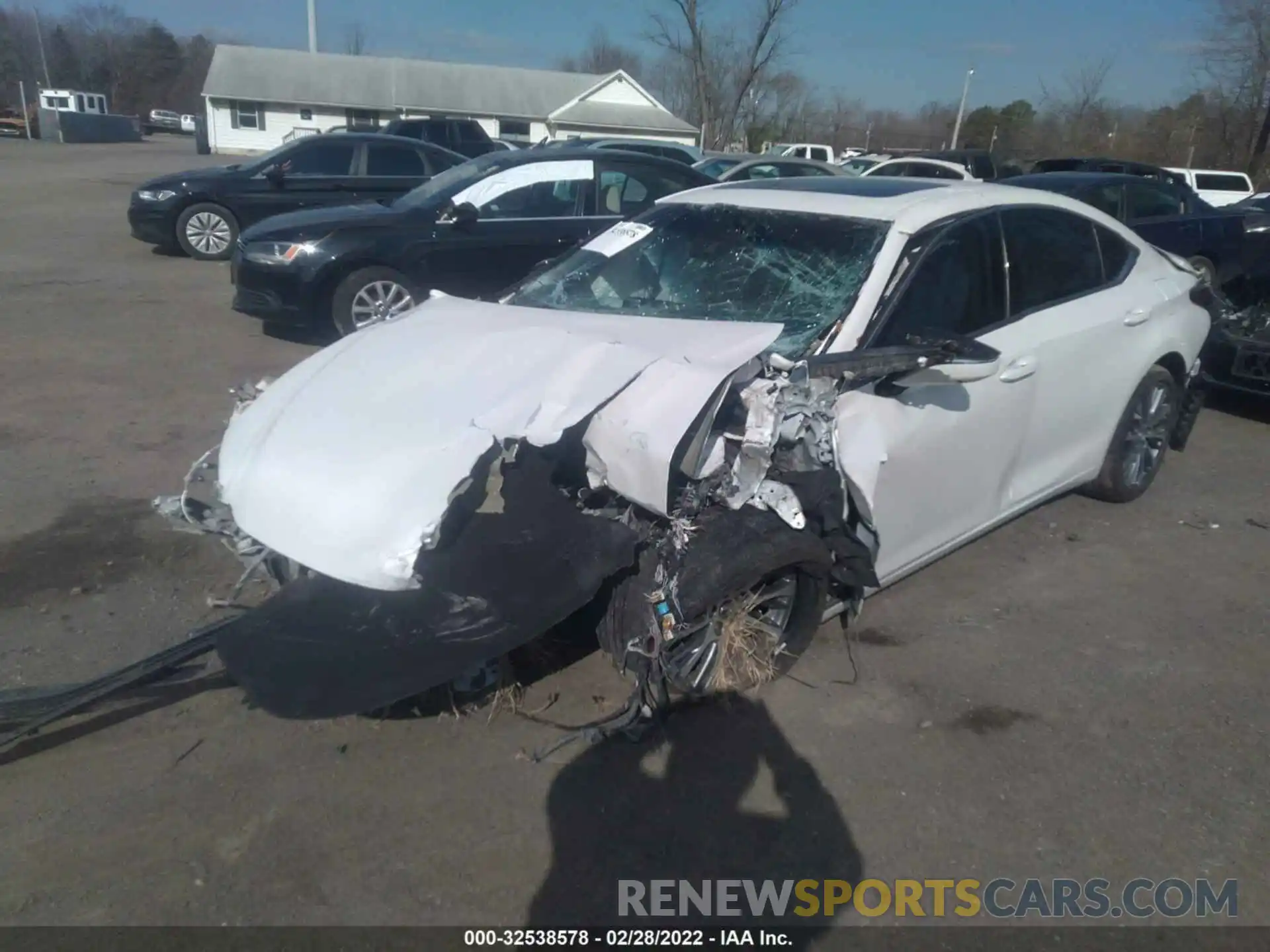 2 Photograph of a damaged car 58ADZ1B19LU081004 LEXUS ES 2020