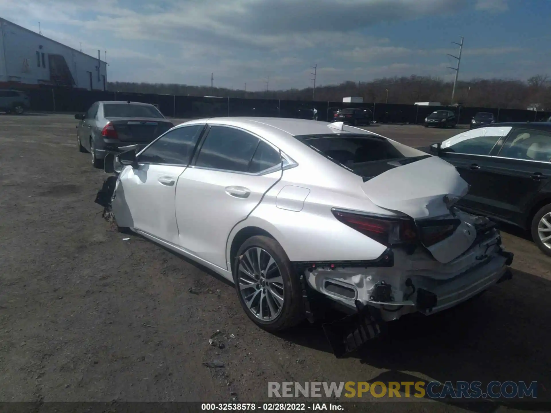 3 Photograph of a damaged car 58ADZ1B19LU081004 LEXUS ES 2020