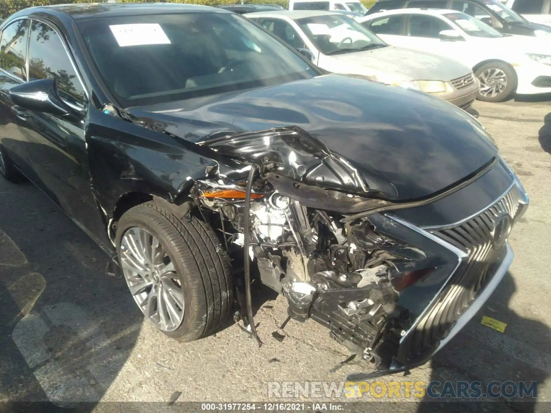 6 Photograph of a damaged car 58ADZ1B19LU081813 LEXUS ES 2020