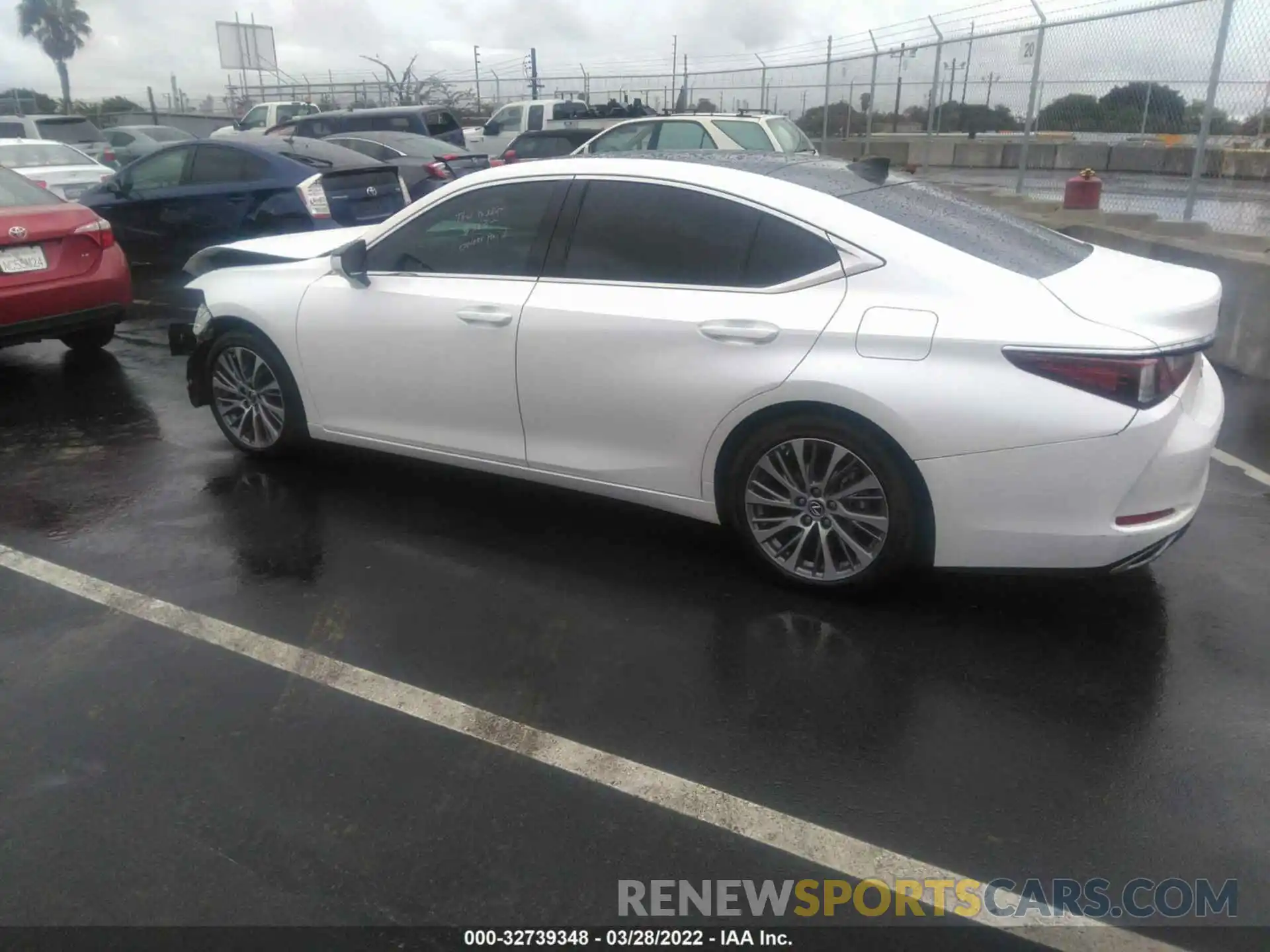 3 Photograph of a damaged car 58ADZ1B1XLU069850 LEXUS ES 2020