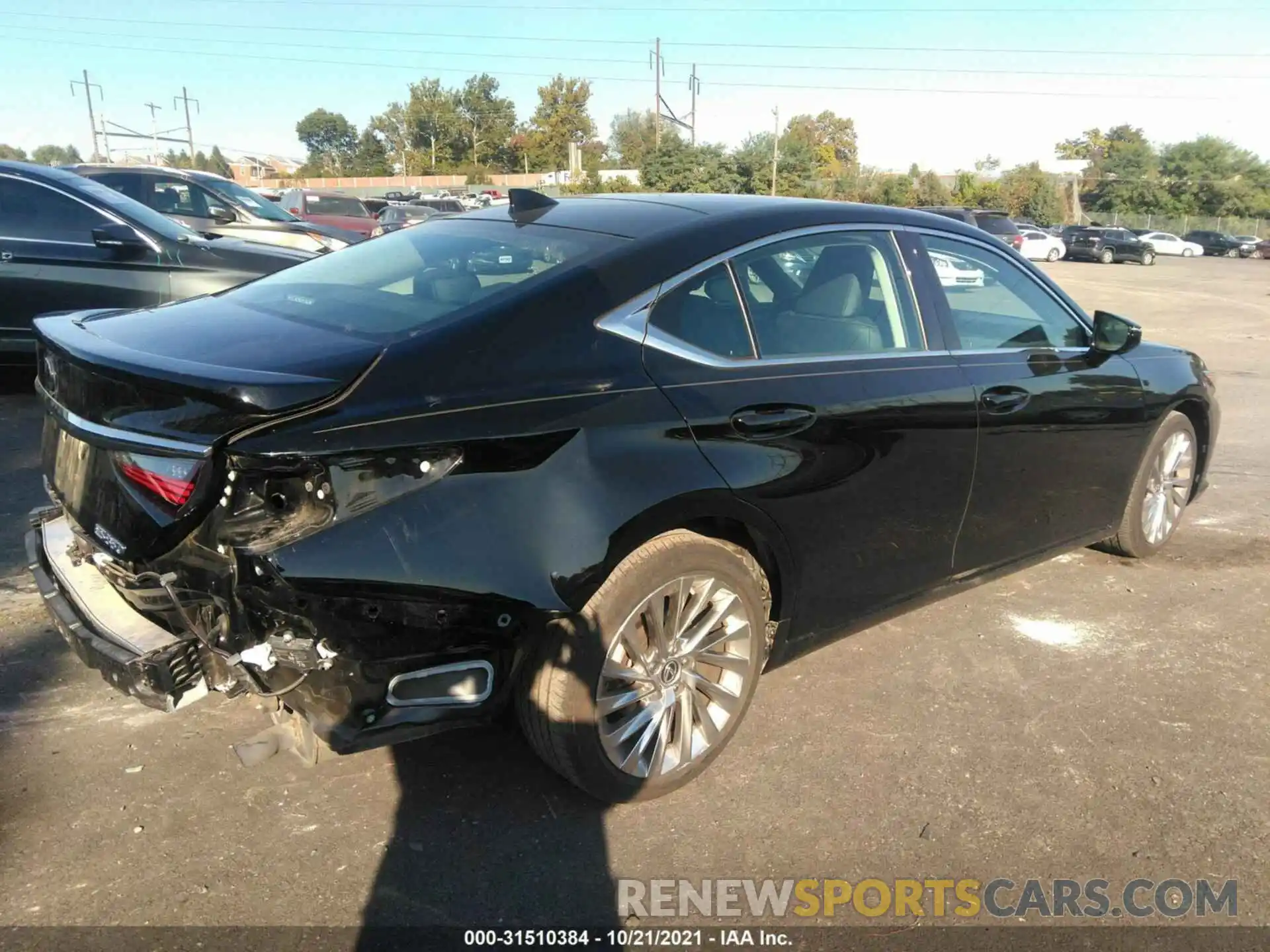 4 Photograph of a damaged car 58AEZ1B16LU059417 LEXUS ES 2020