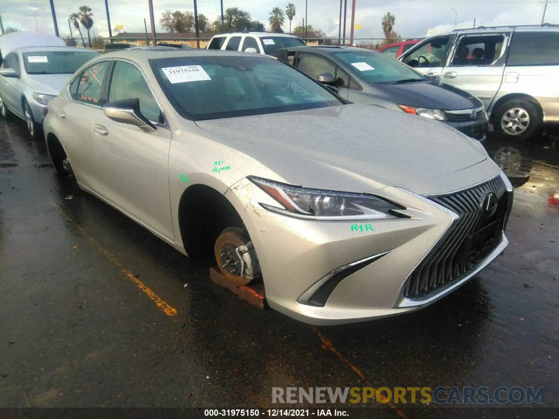 1 Photograph of a damaged car 58AEZ1B17LU055800 LEXUS ES 2020