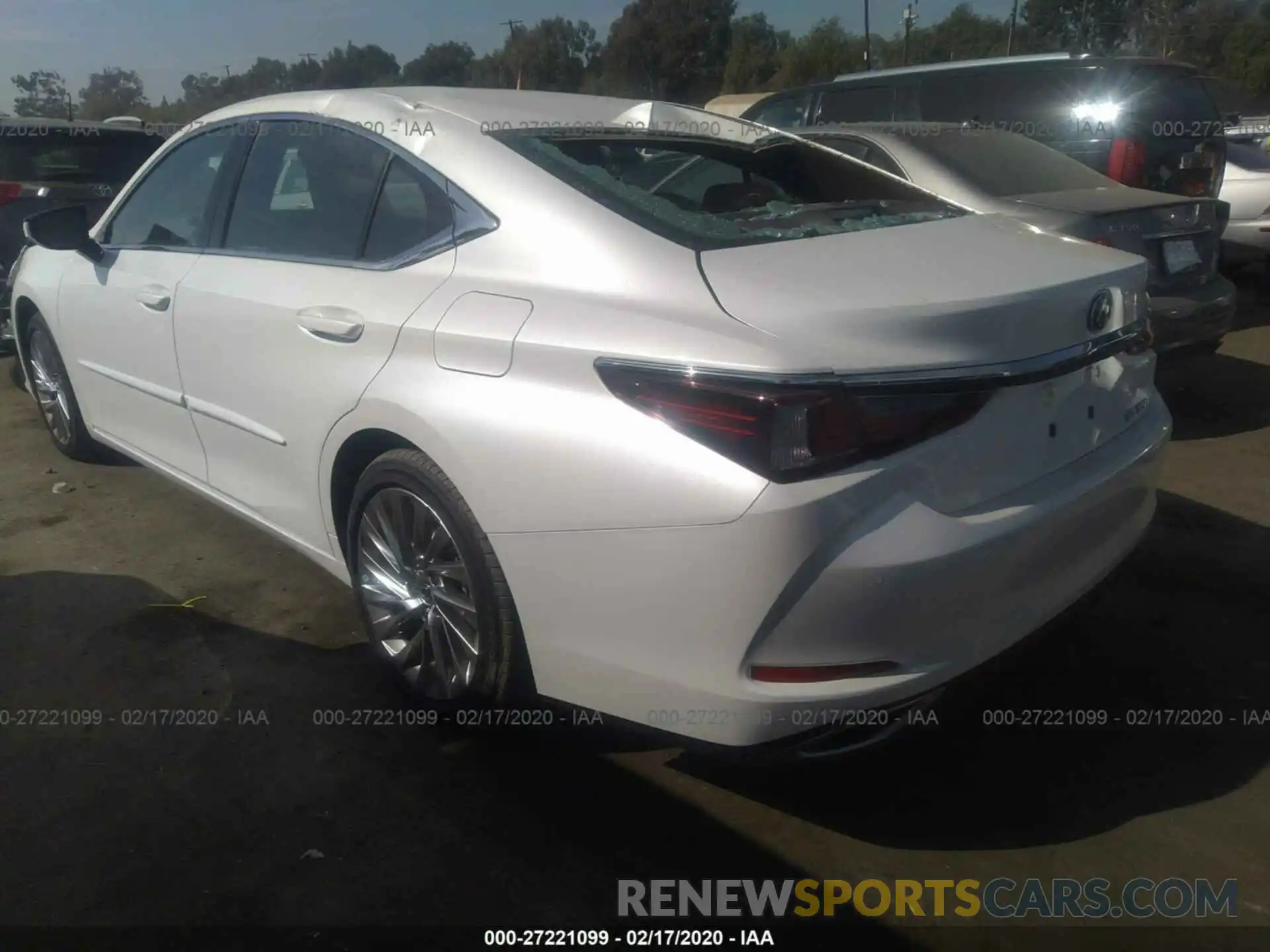 3 Photograph of a damaged car 58AEZ1B18LU053988 LEXUS ES 2020