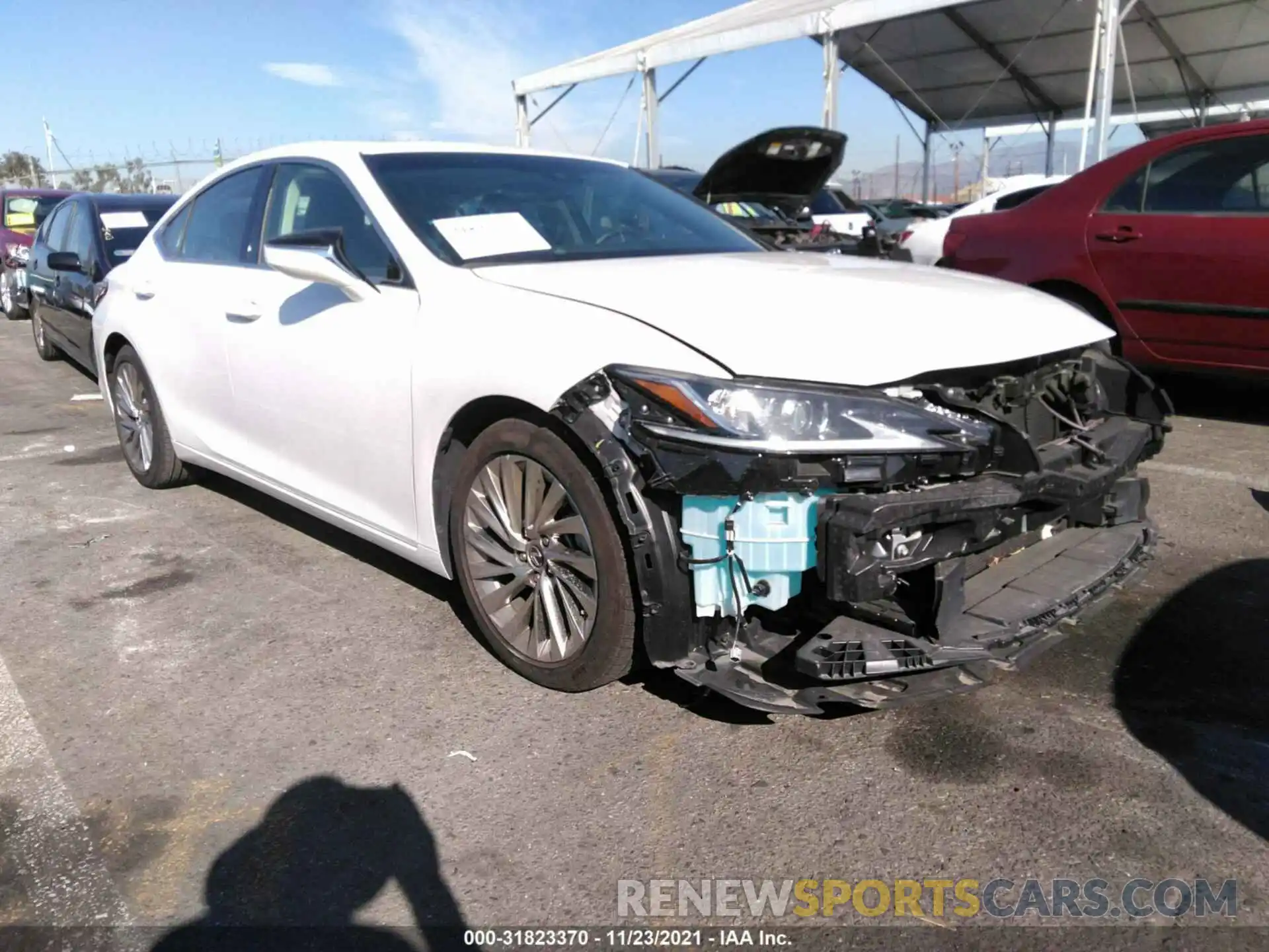 1 Photograph of a damaged car 58AEZ1B18LU061606 LEXUS ES 2020