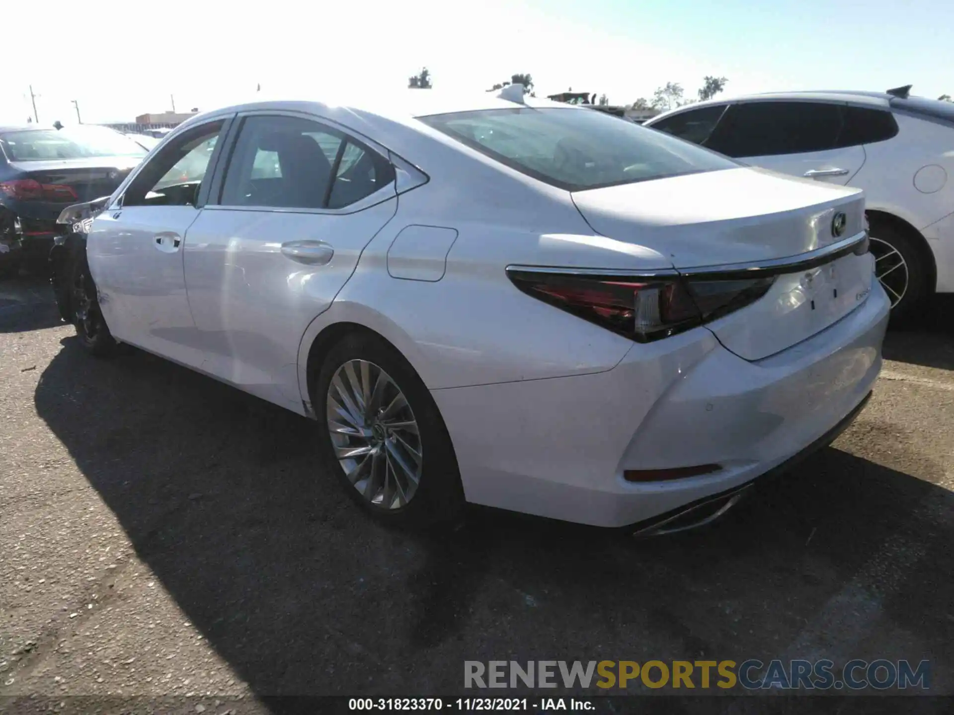 3 Photograph of a damaged car 58AEZ1B18LU061606 LEXUS ES 2020