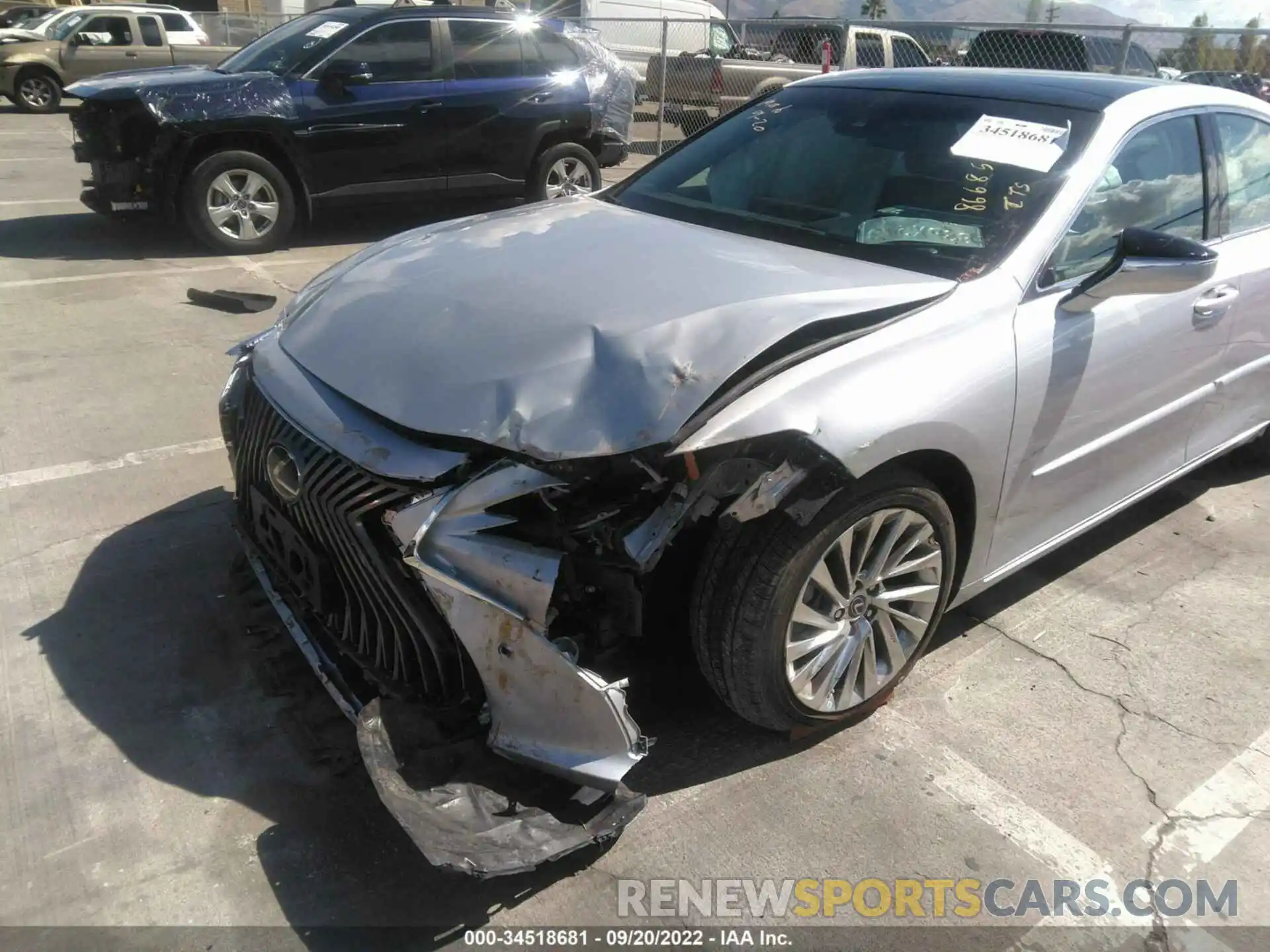 6 Photograph of a damaged car 58AEZ1B18LU075070 LEXUS ES 2020