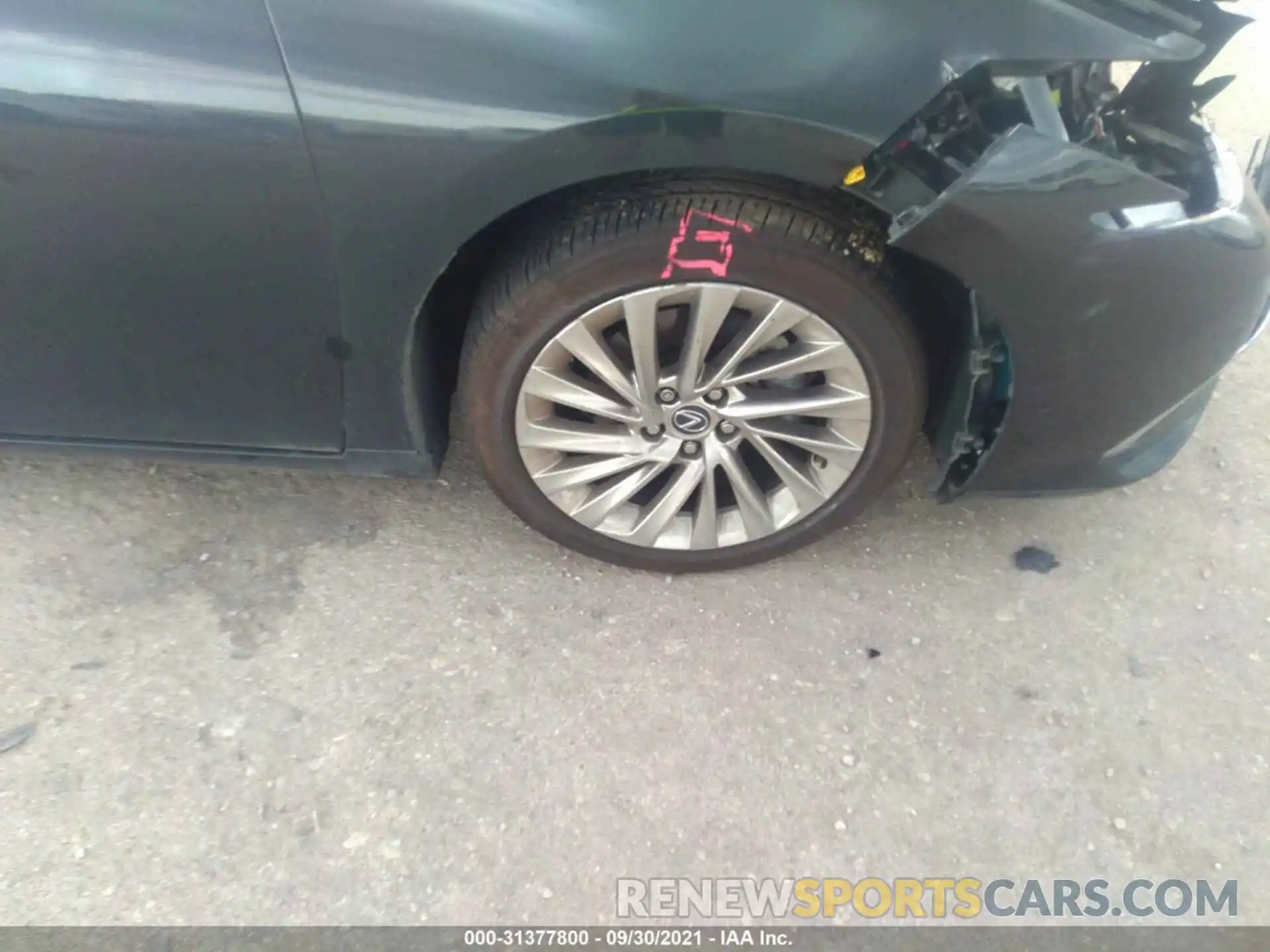 14 Photograph of a damaged car 58AEZ1B1XLU053135 LEXUS ES 2020