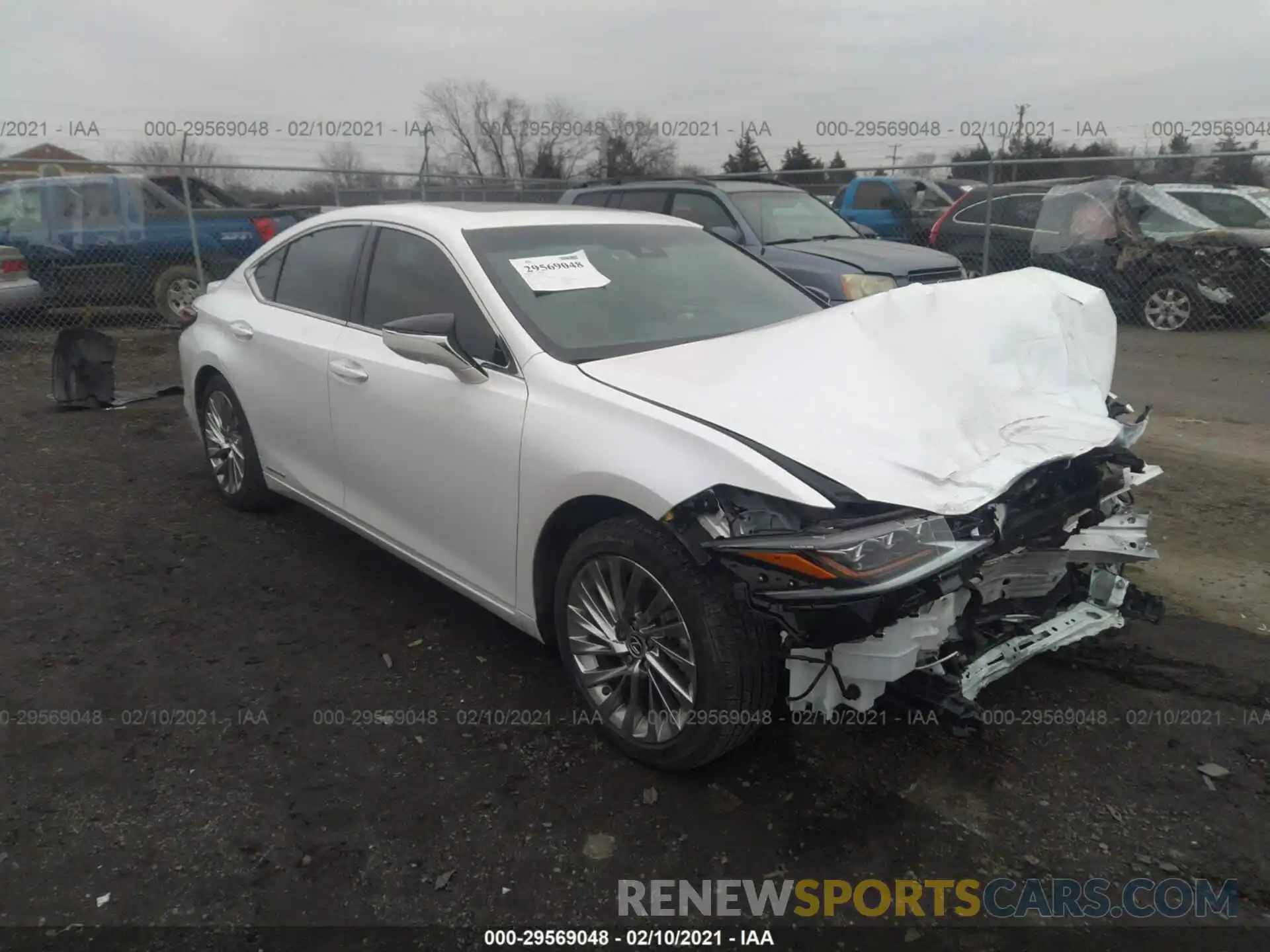 1 Photograph of a damaged car 58AF21B14LU011598 LEXUS ES 2020