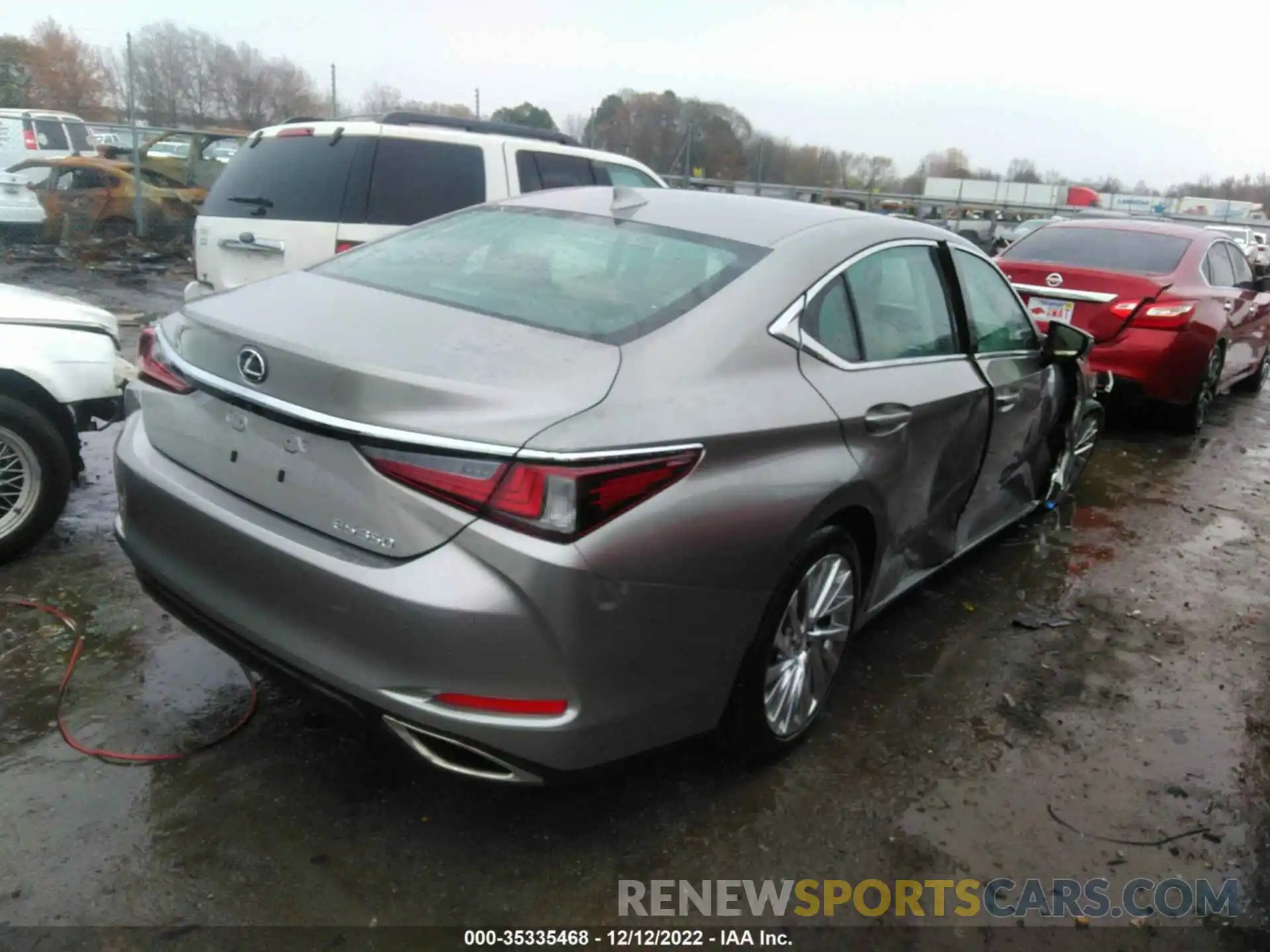 4 Photograph of a damaged car 58AFZ1B15LU079548 LEXUS ES 2020