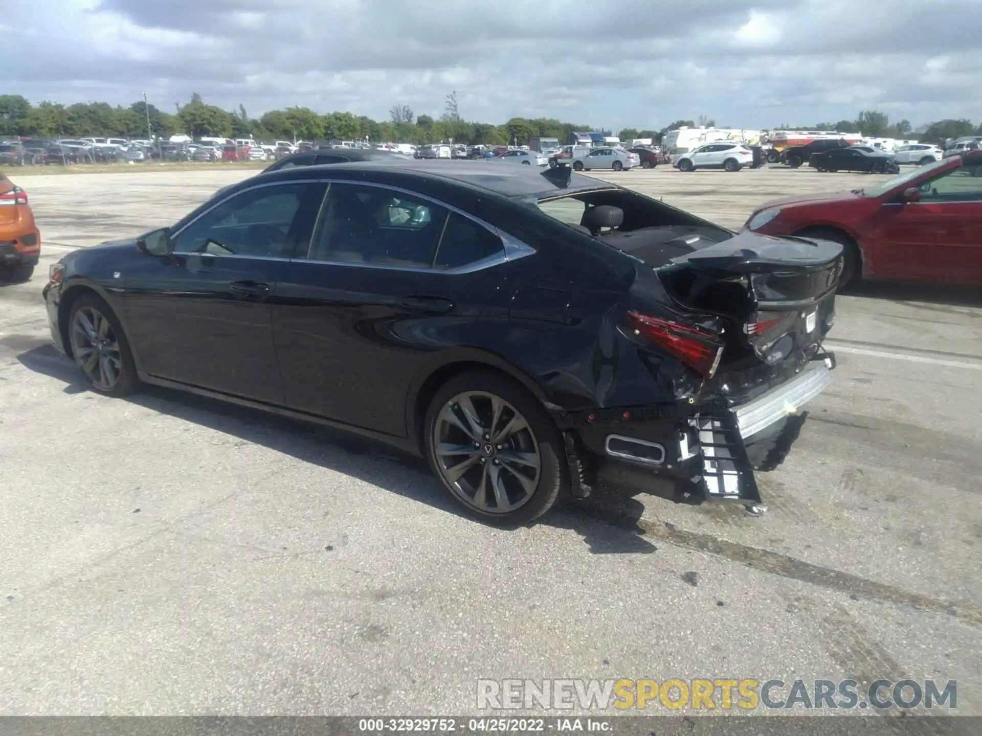 3 Photograph of a damaged car 58AGZ1B11LU079423 LEXUS ES 2020