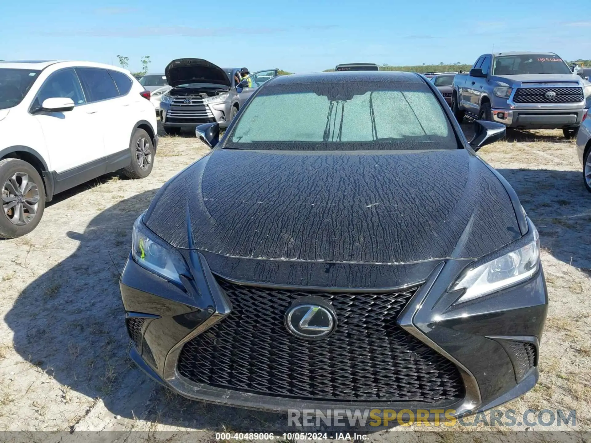 11 Photograph of a damaged car 58AGZ1B13LU060467 LEXUS ES 2020