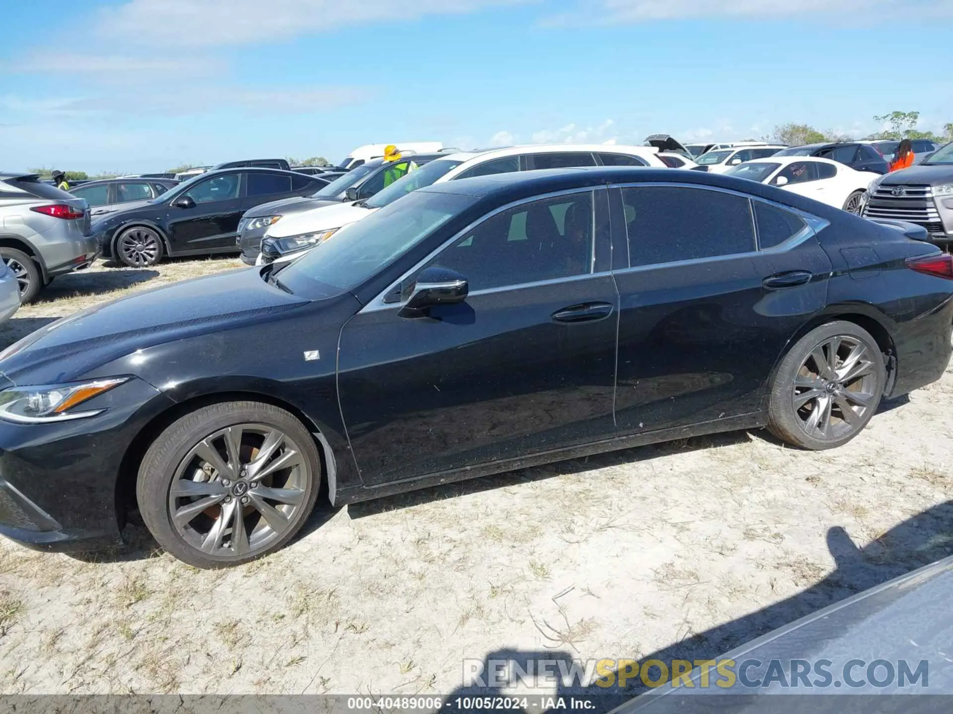 13 Photograph of a damaged car 58AGZ1B13LU060467 LEXUS ES 2020
