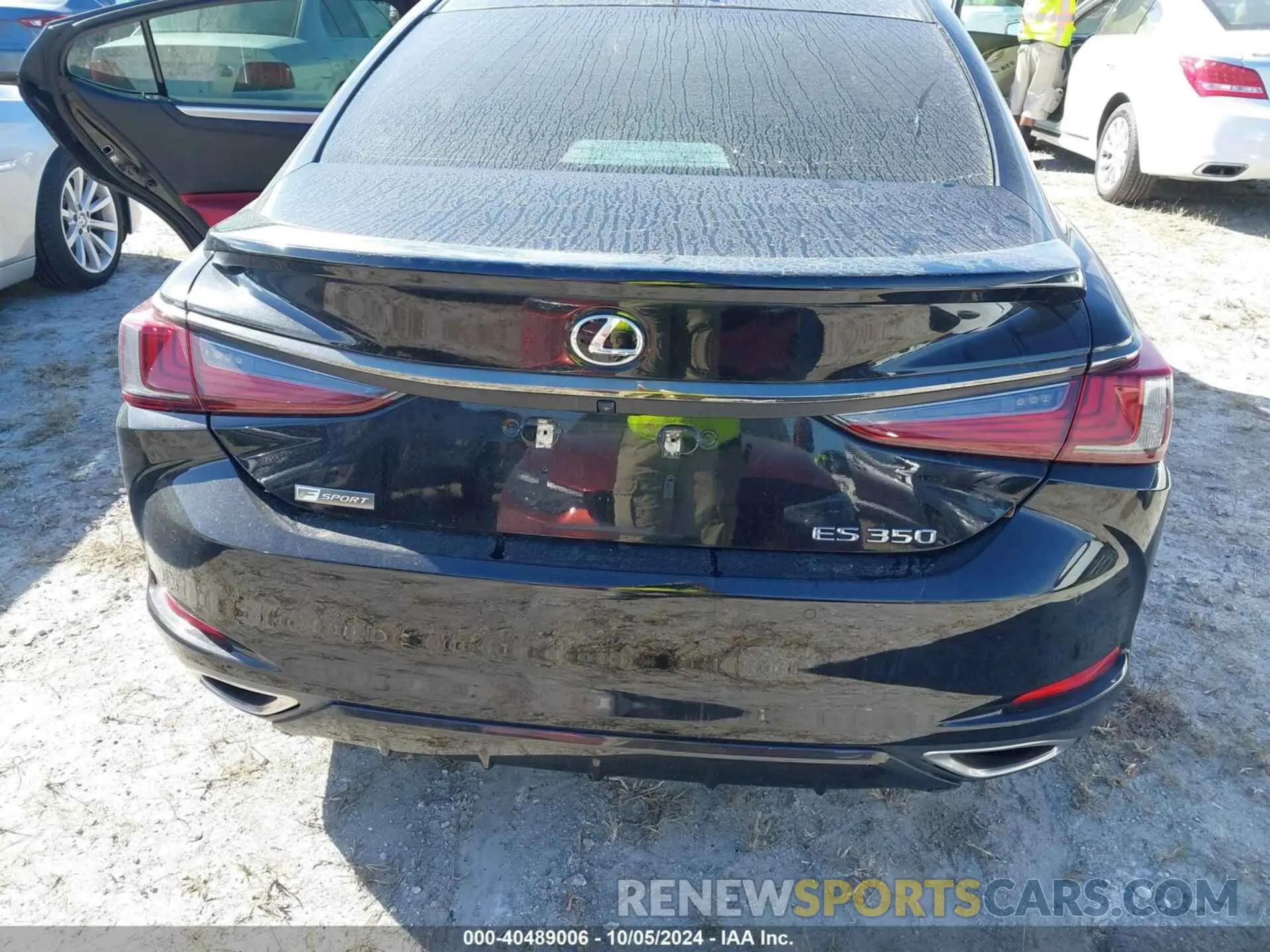 15 Photograph of a damaged car 58AGZ1B13LU060467 LEXUS ES 2020
