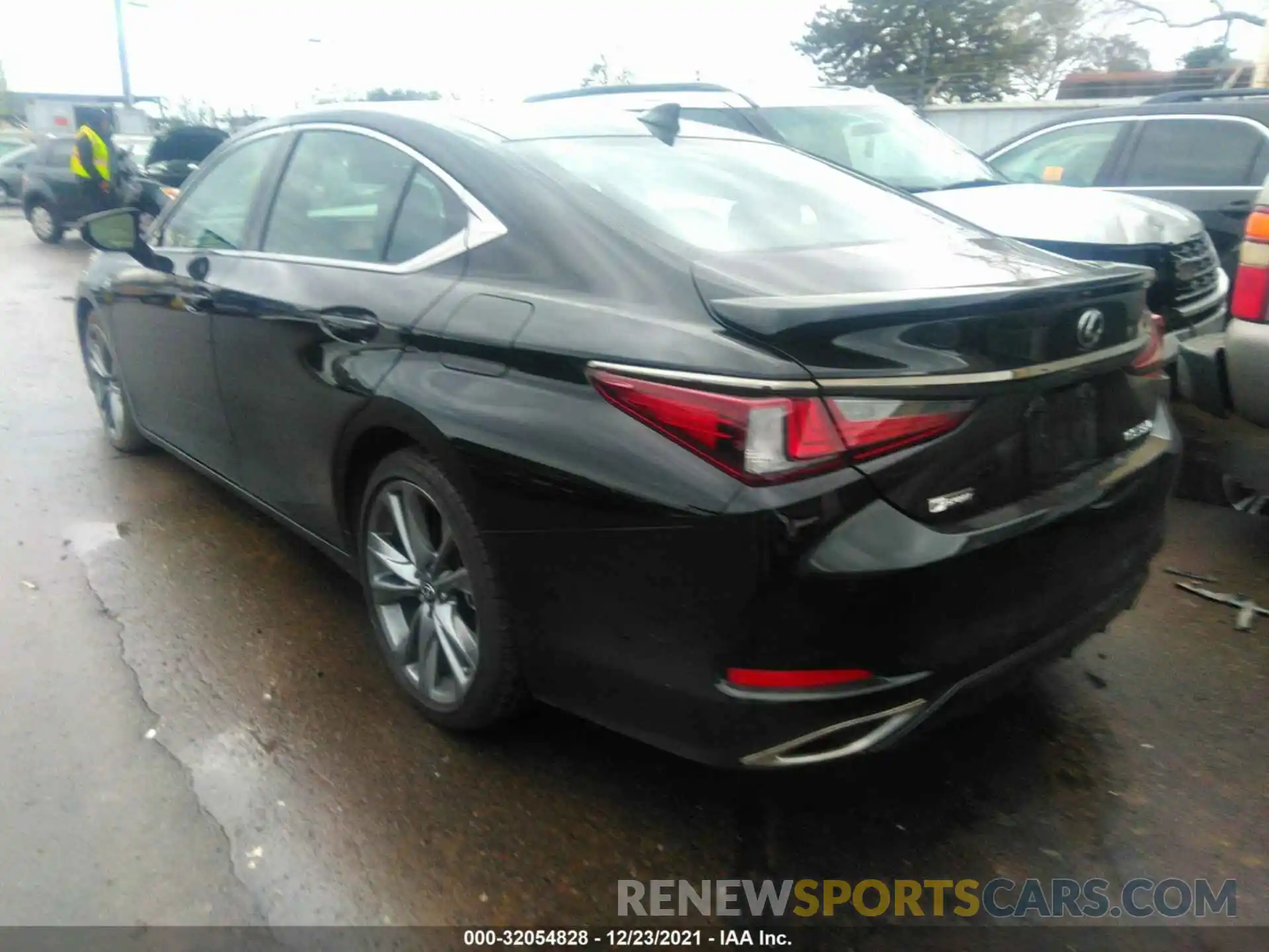 3 Photograph of a damaged car 58AGZ1B15LU058591 LEXUS ES 2020