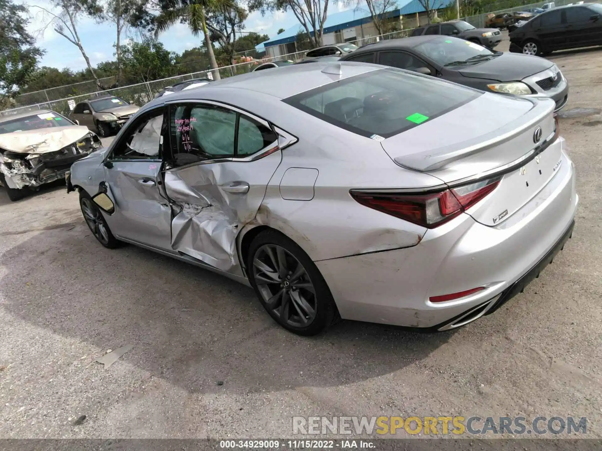 3 Photograph of a damaged car 58AGZ1B17LU051416 LEXUS ES 2020