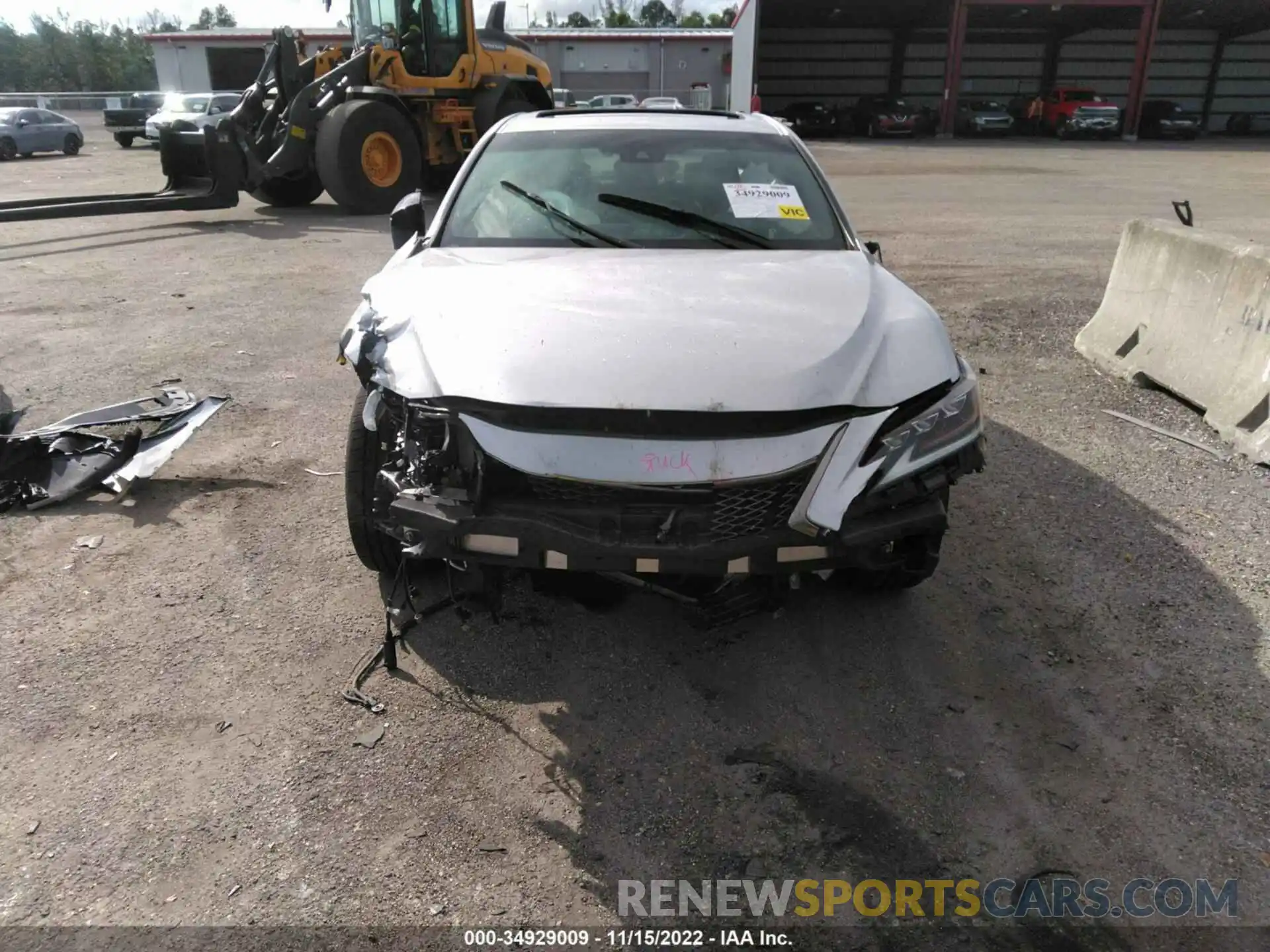 6 Photograph of a damaged car 58AGZ1B17LU051416 LEXUS ES 2020