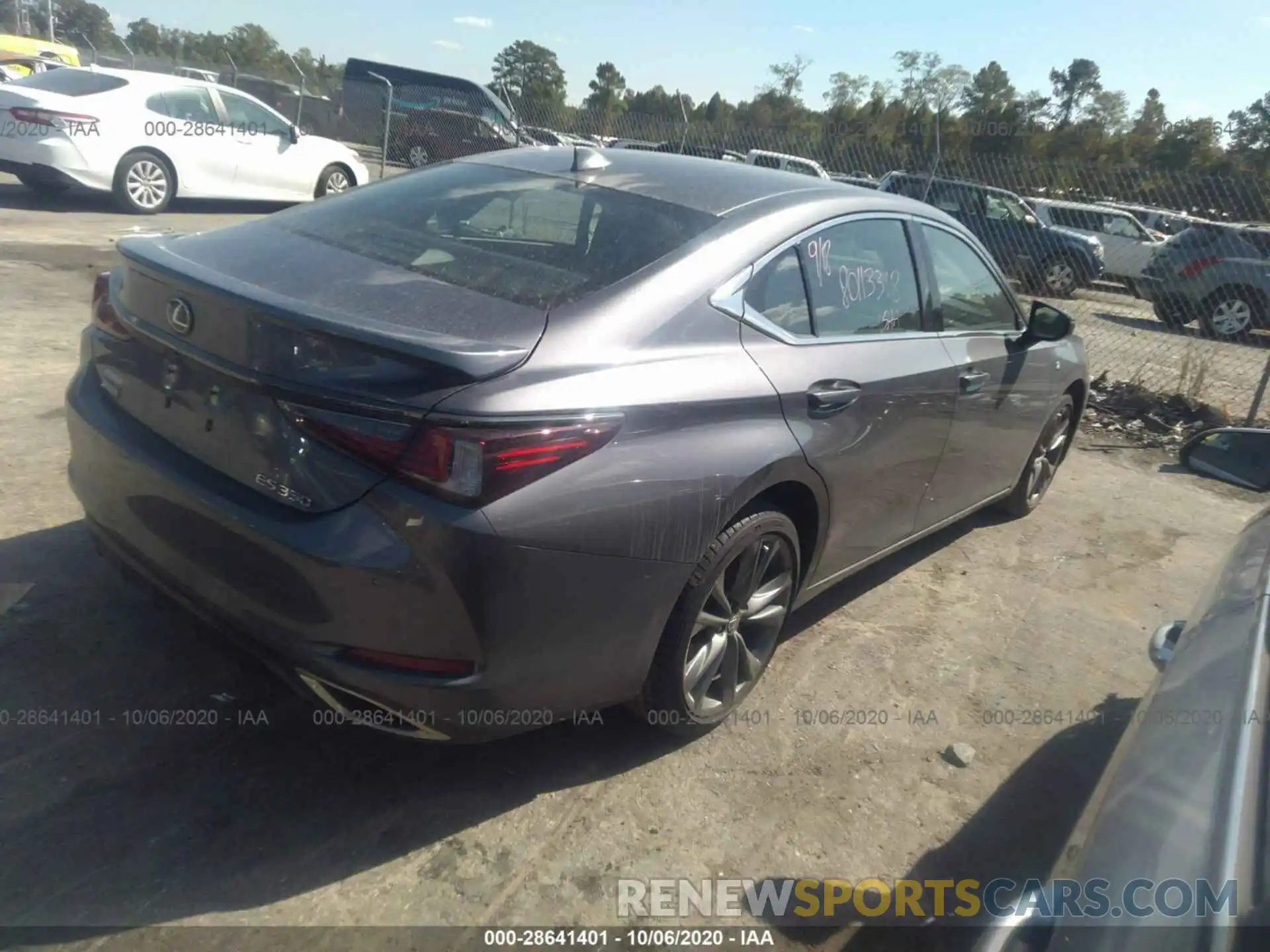 4 Photograph of a damaged car 58AGZ1B17LU061315 LEXUS ES 2020