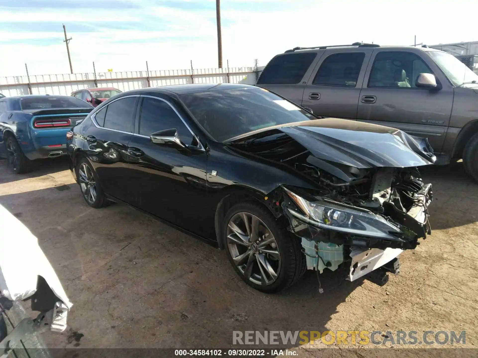 1 Photograph of a damaged car 58AGZ1B18LU064661 LEXUS ES 2020