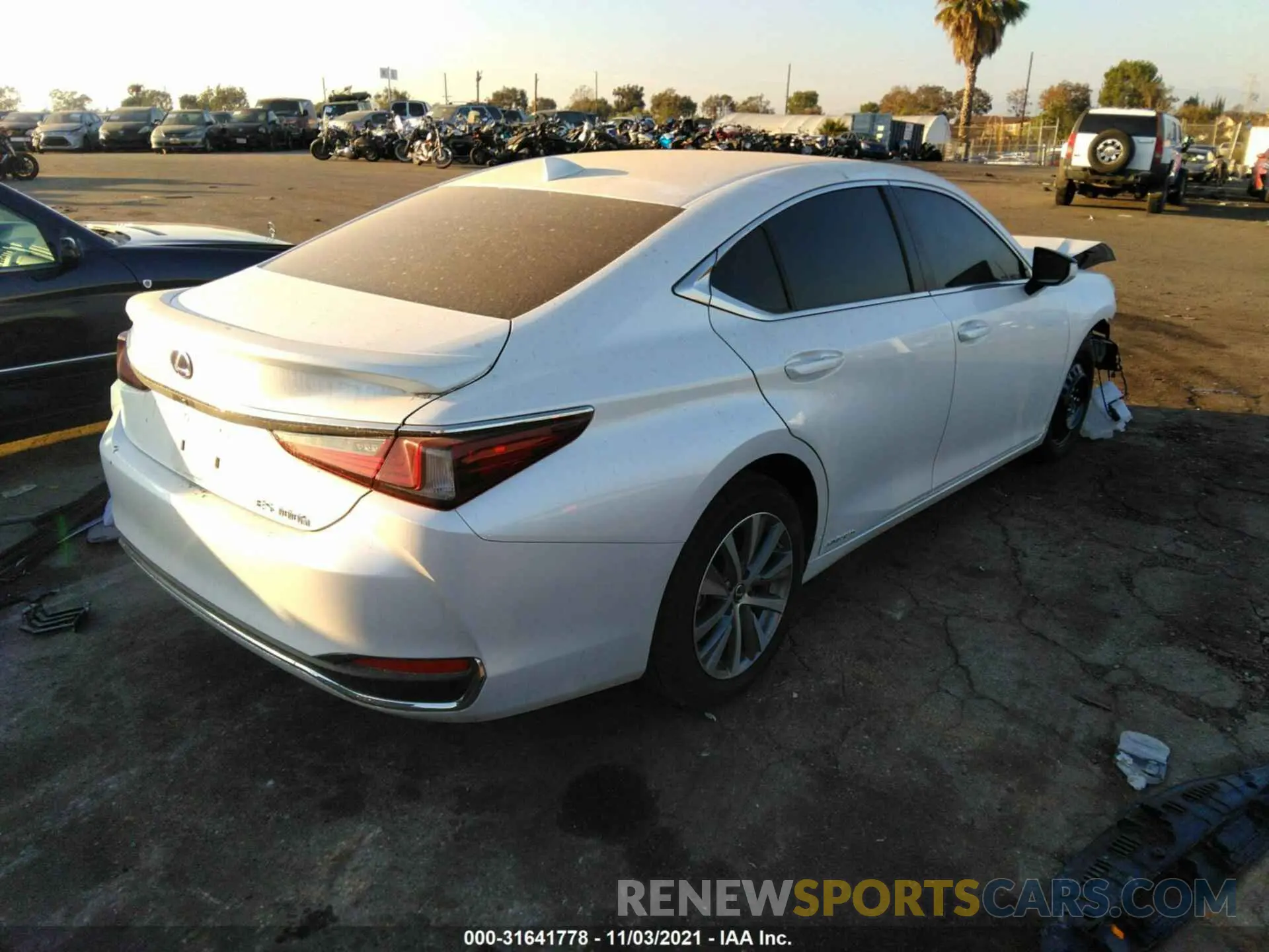 4 Photograph of a damaged car 58ACA1C10MU010454 LEXUS ES 2021
