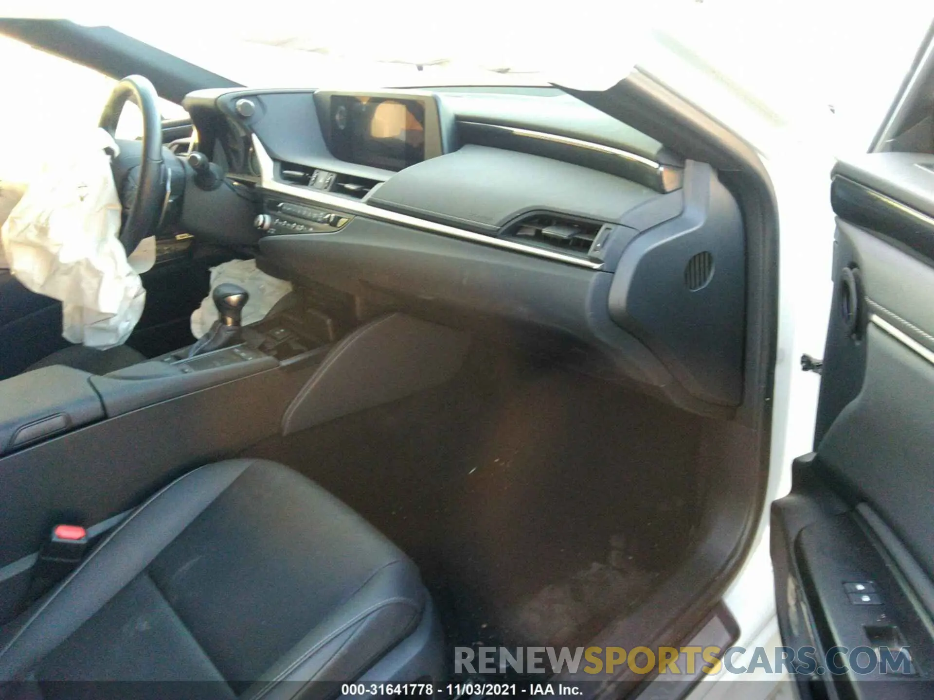 5 Photograph of a damaged car 58ACA1C10MU010454 LEXUS ES 2021