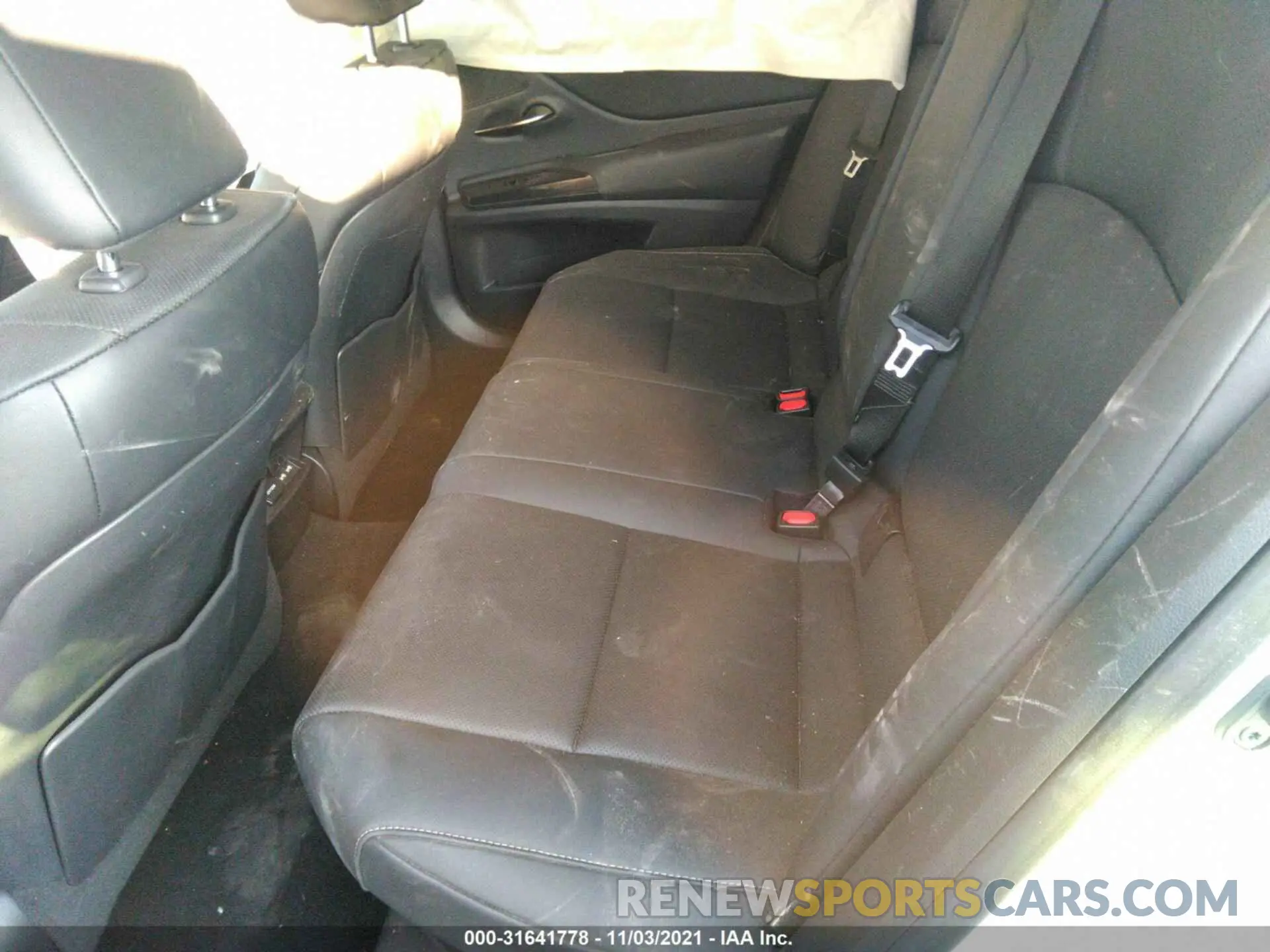 8 Photograph of a damaged car 58ACA1C10MU010454 LEXUS ES 2021