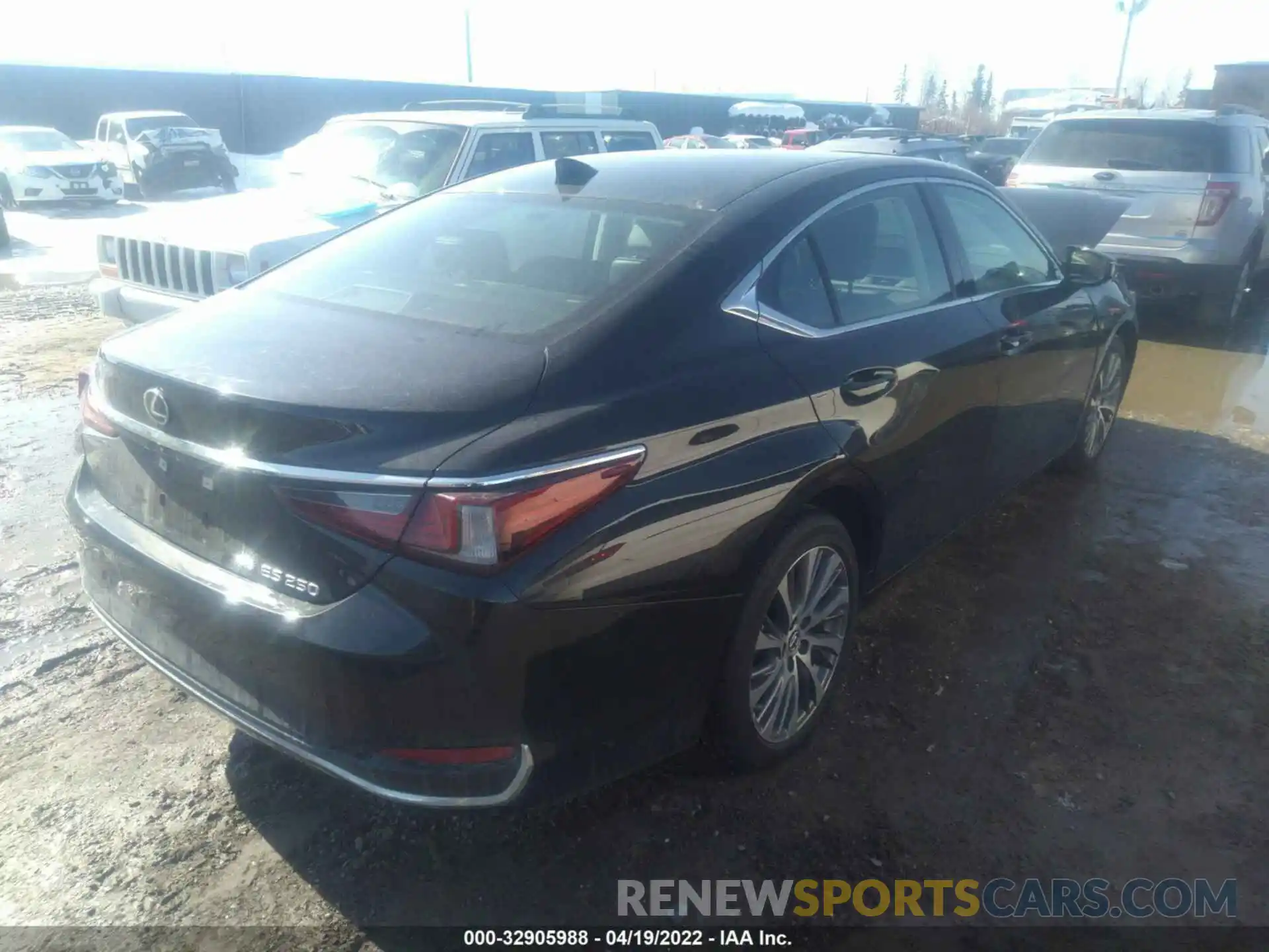 4 Photograph of a damaged car 58AD11D16MU004046 LEXUS ES 2021